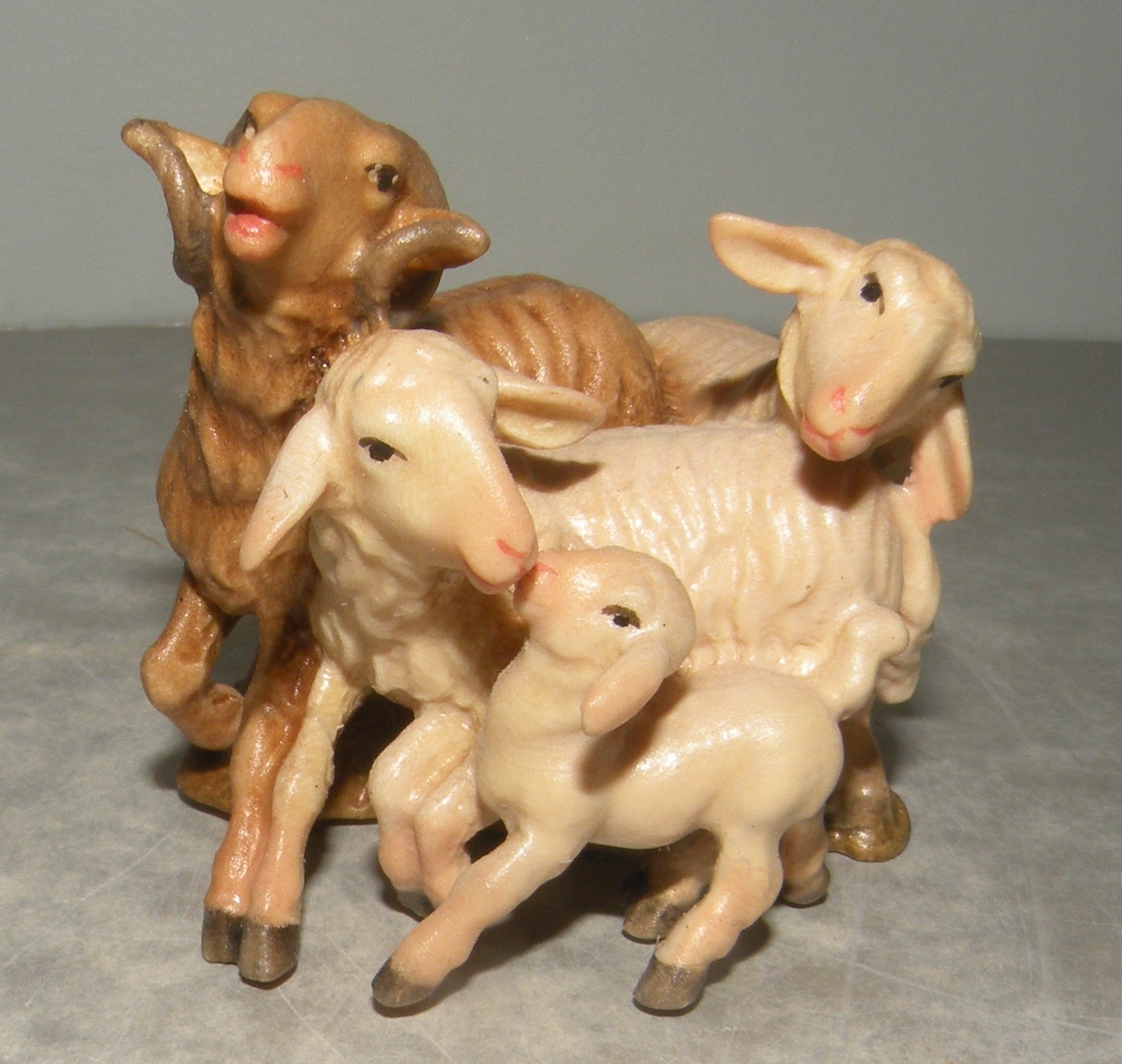Sheep-group - Oriental nativity dressed- 21202