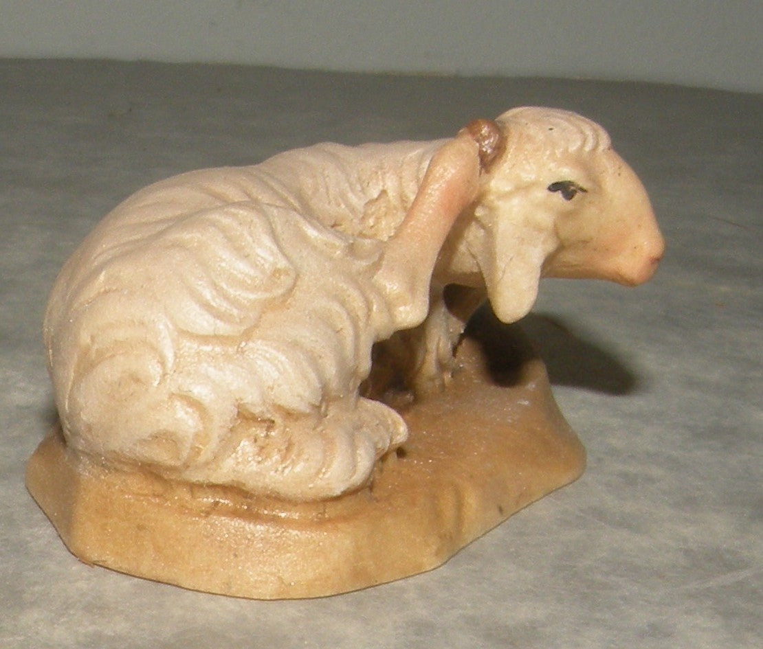 Sheep lying-down  ( 21210 ) ,   Folkloristic