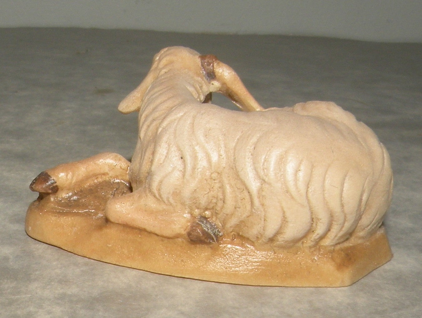 Sheep lying-down  ( 21210 )   ,   Rustic