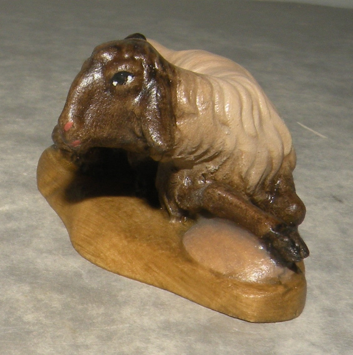 Sheep lying-down Black Head  ( 21210-S )  ,   Rustic