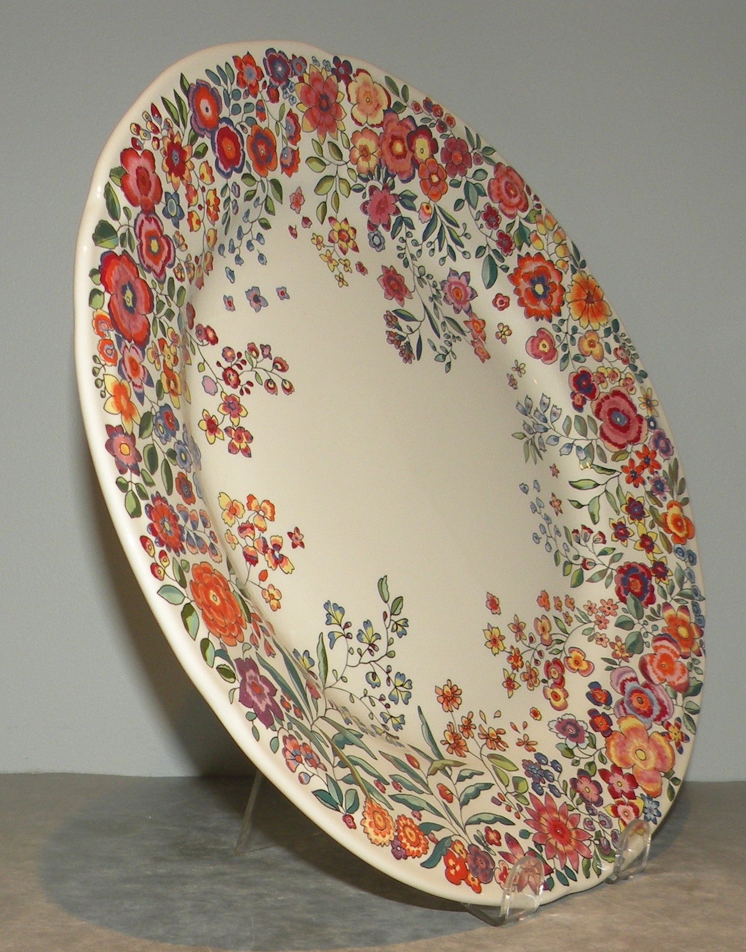 Dinner Plate, Poesie