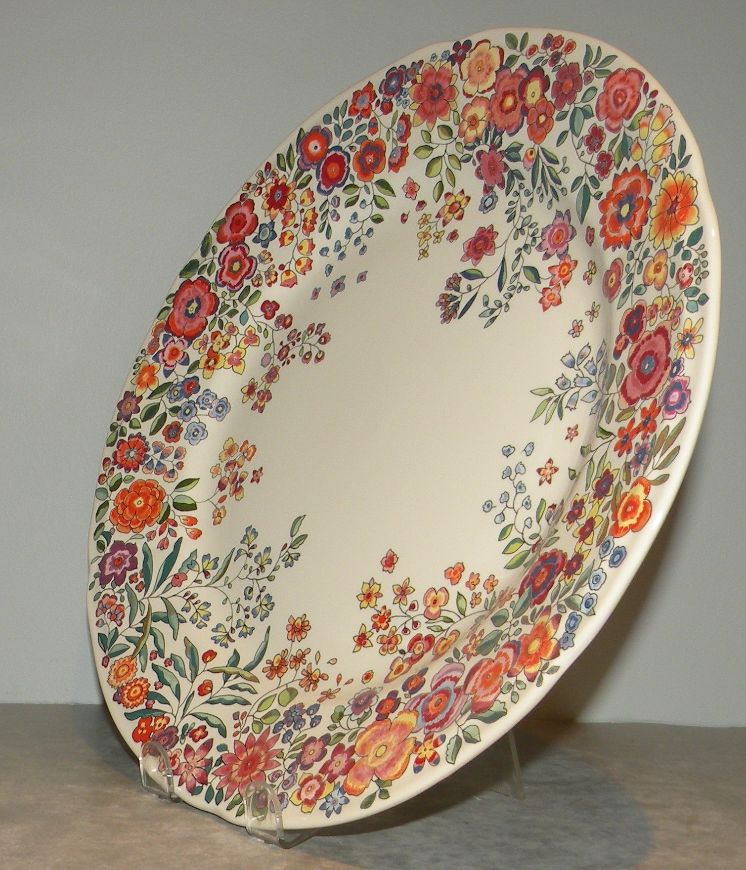 Dinner Plate, Poesie