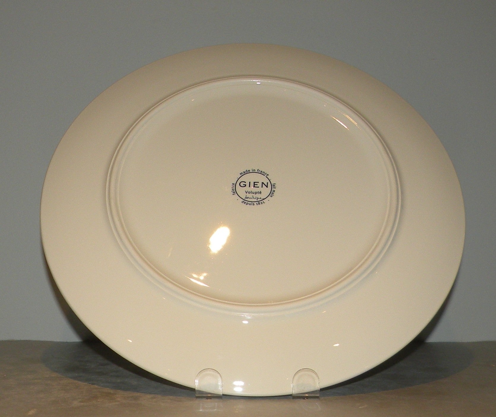 Round Cake Platter, Volupte