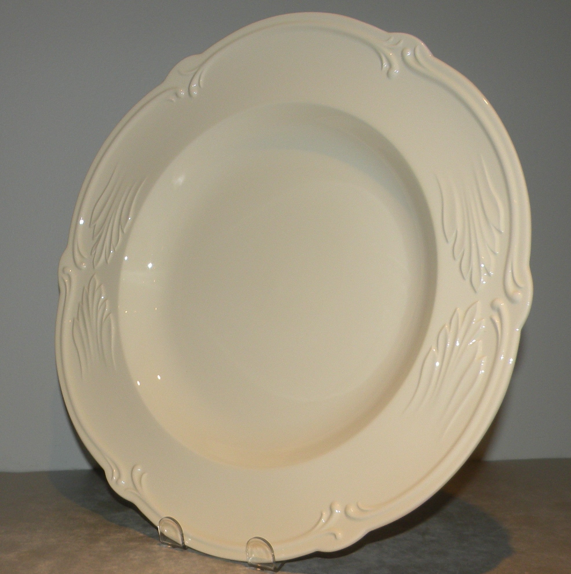 Round Deep Dish, Rocaille