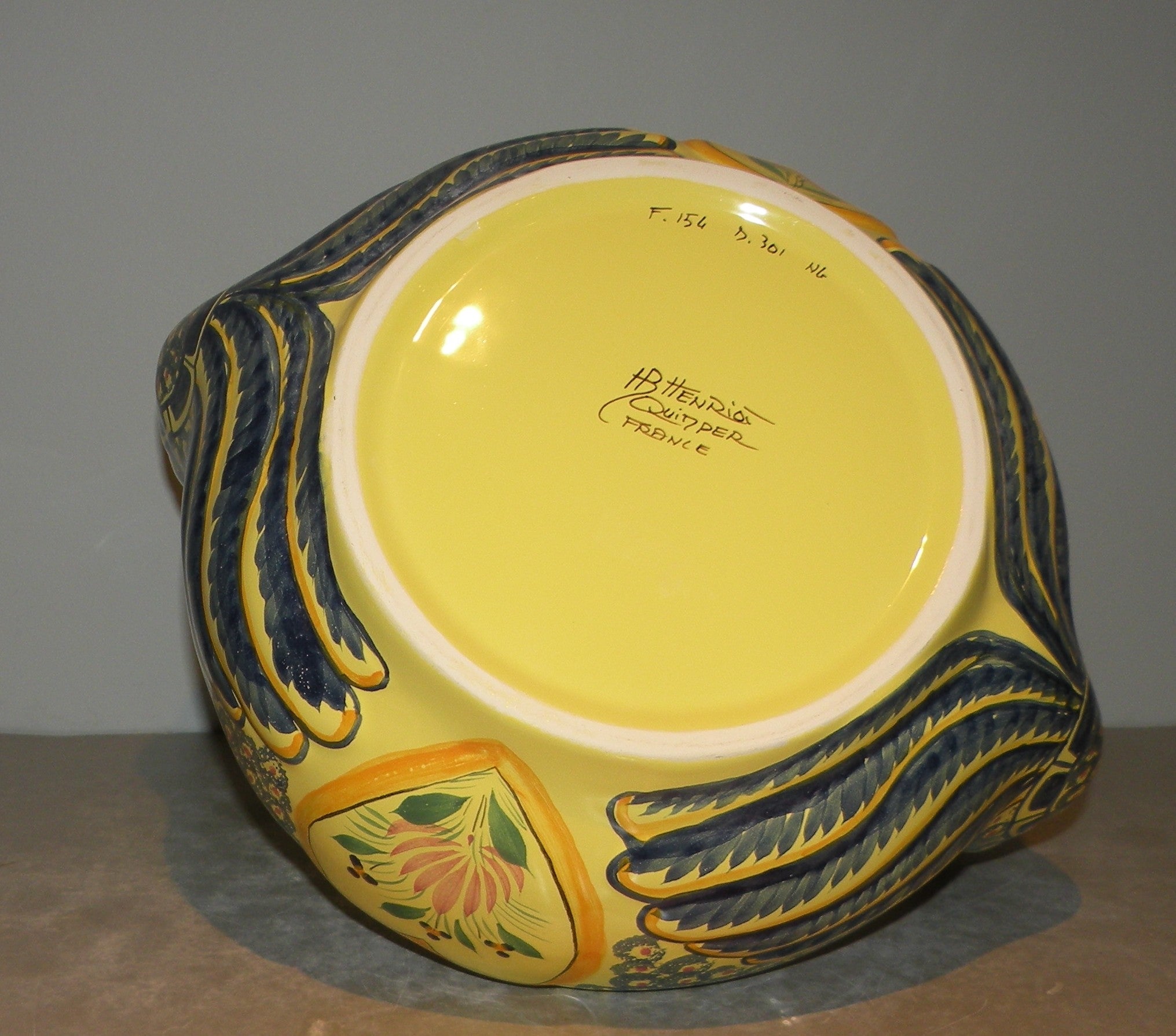 Melonnière ( melon Bowl ) with Man   , Soleil Yellow