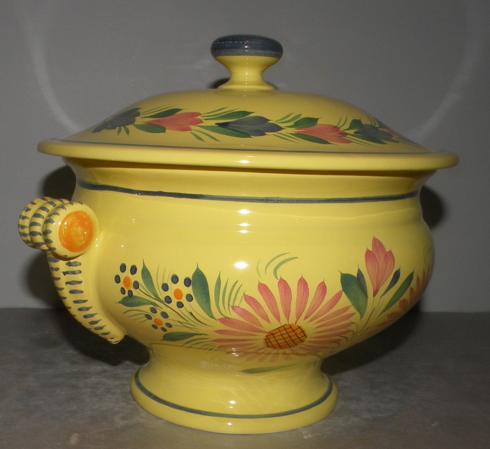 Round Soup Tureen with a lady , Soleil Yellow