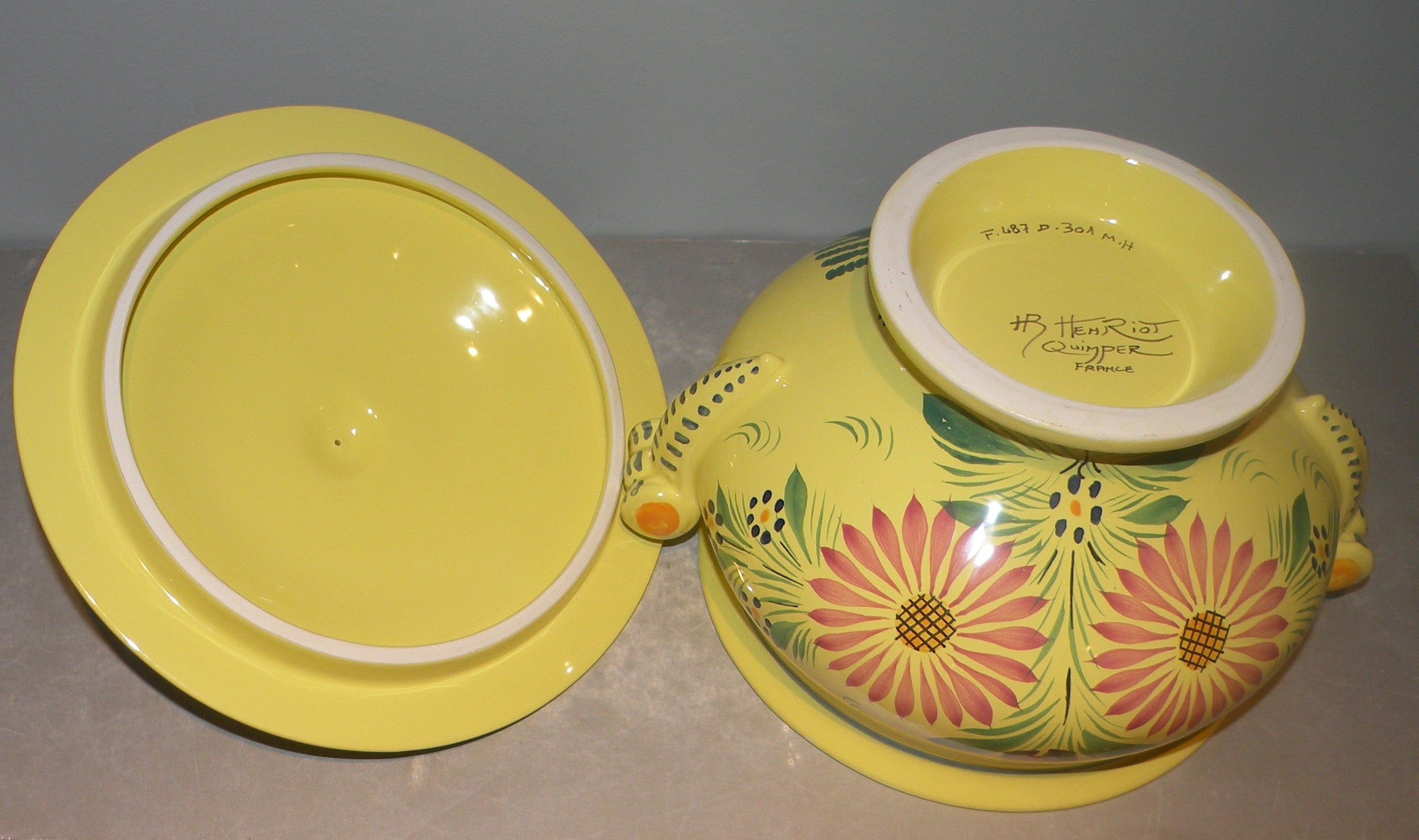 Round Soup Tureen with a Man , Soleil Yellow
