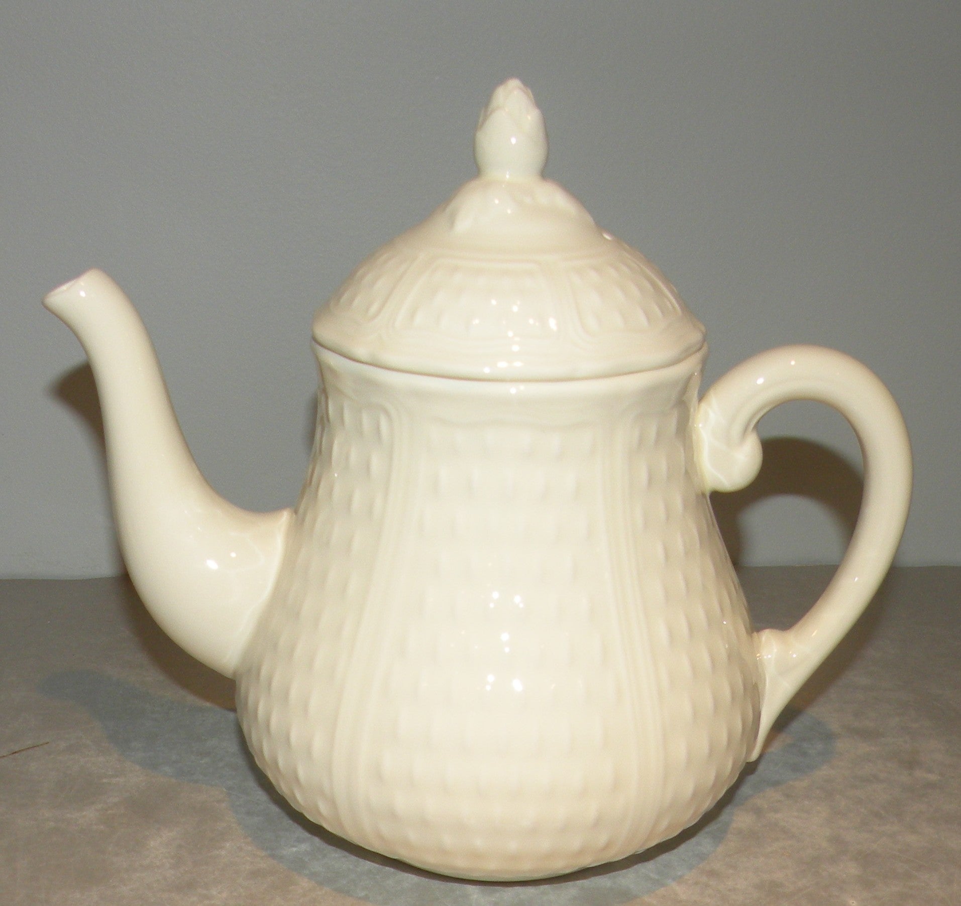Tea Pot, Pont Aux Choux Mais