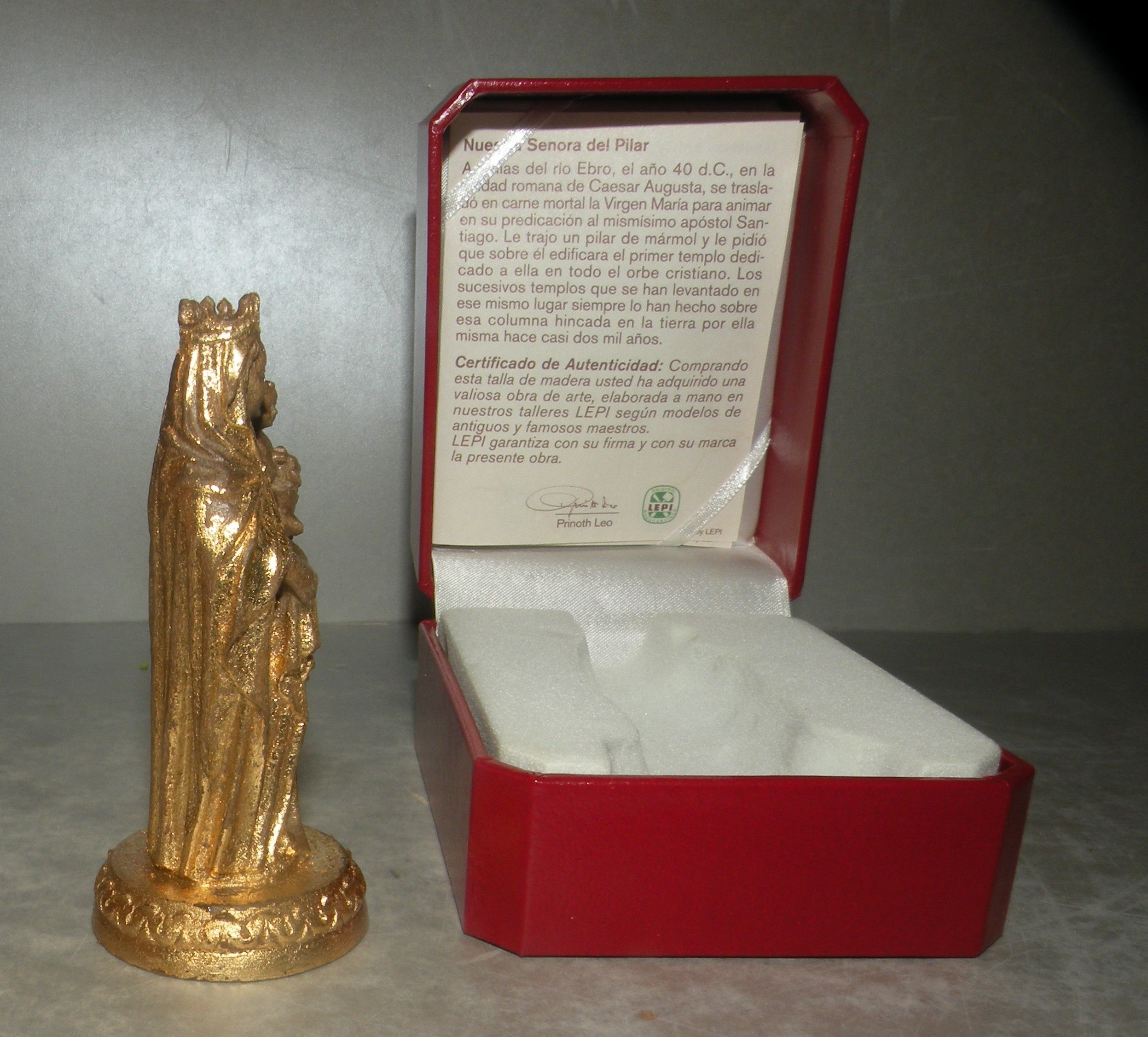 Nuestra Senora del Pilar with Case ( 10368 ), Lepi