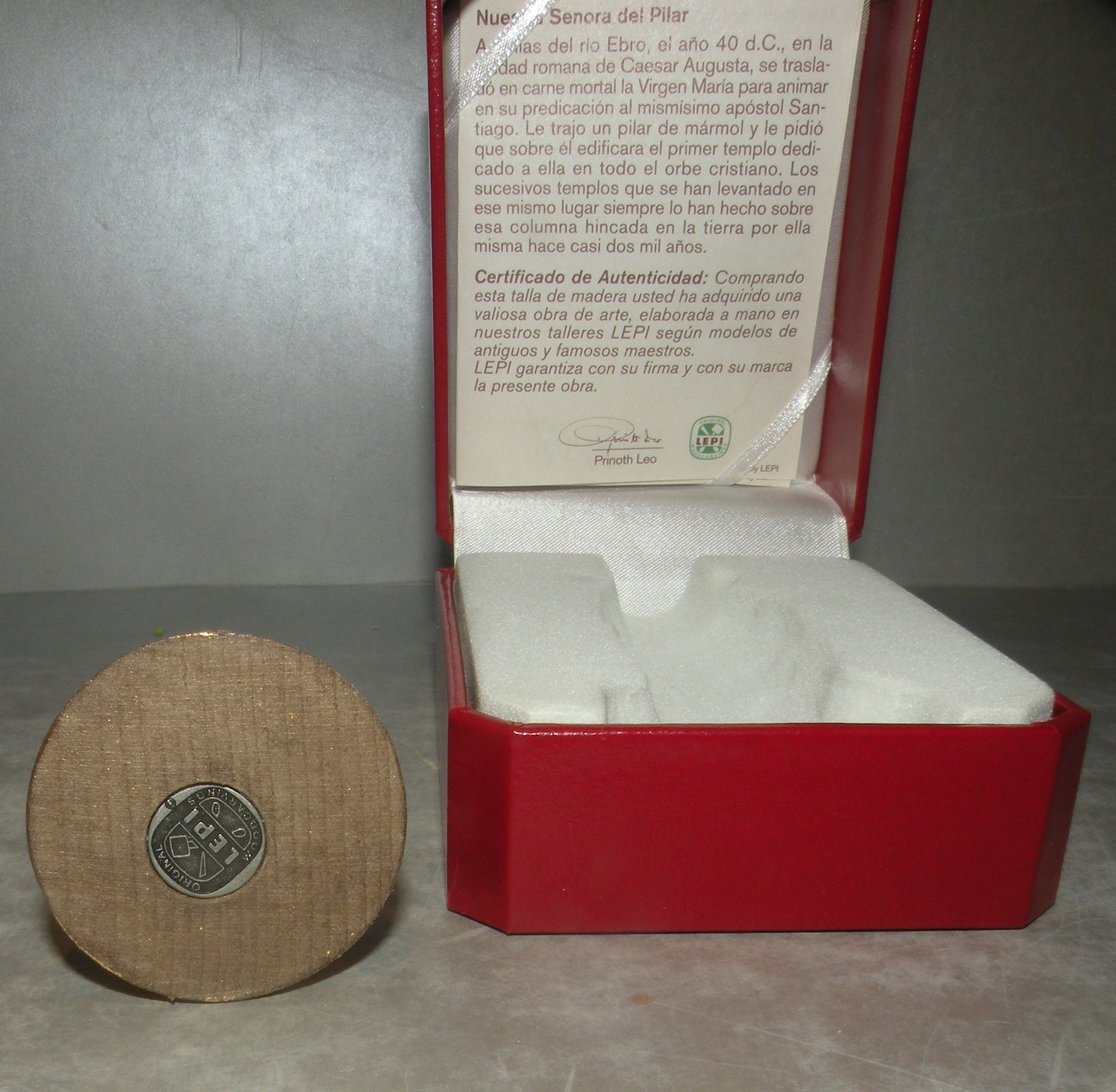 Nuestra Senora del Pilar with Case ( 10368 ), Lepi