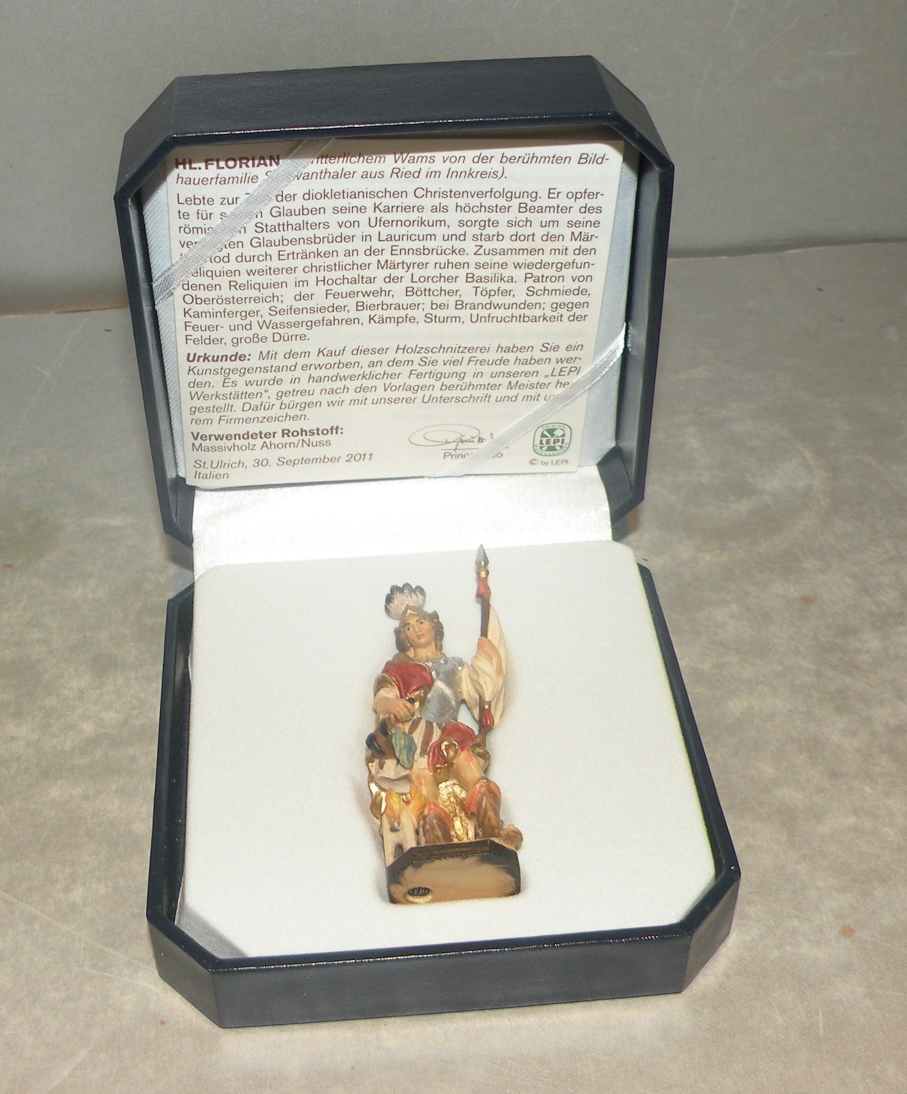 St. Florian  with Case ( 10262 ), Lepi