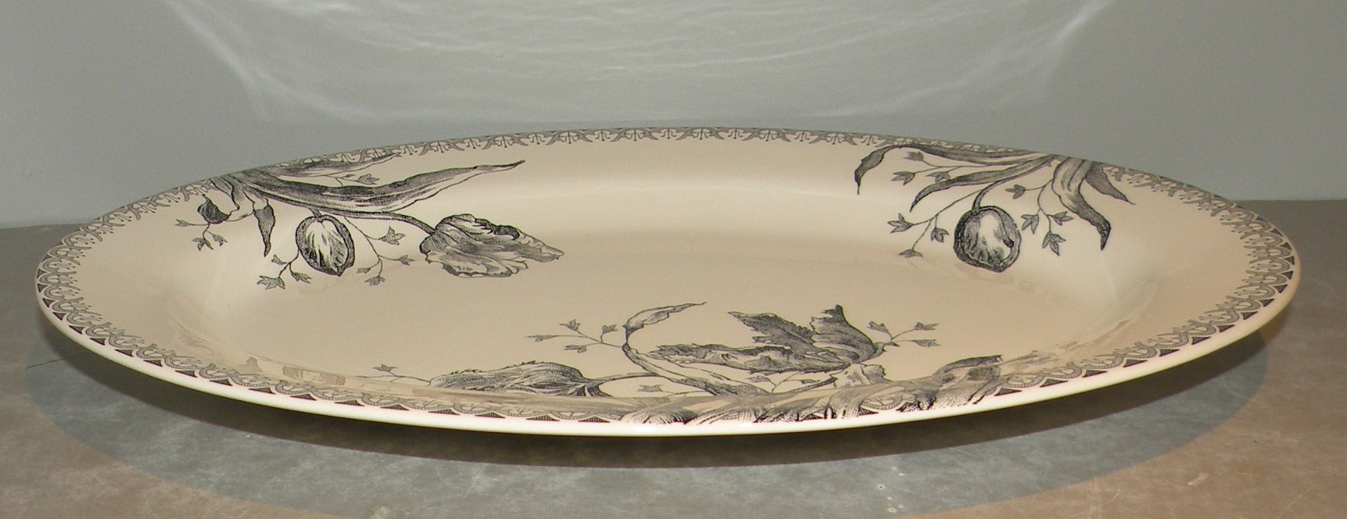 Oval Platter number 6, Tulipes Noires