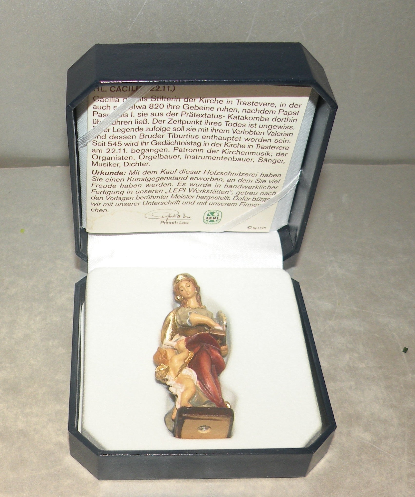 St.Cecily  with Case ( 10307 ) ,Lepi