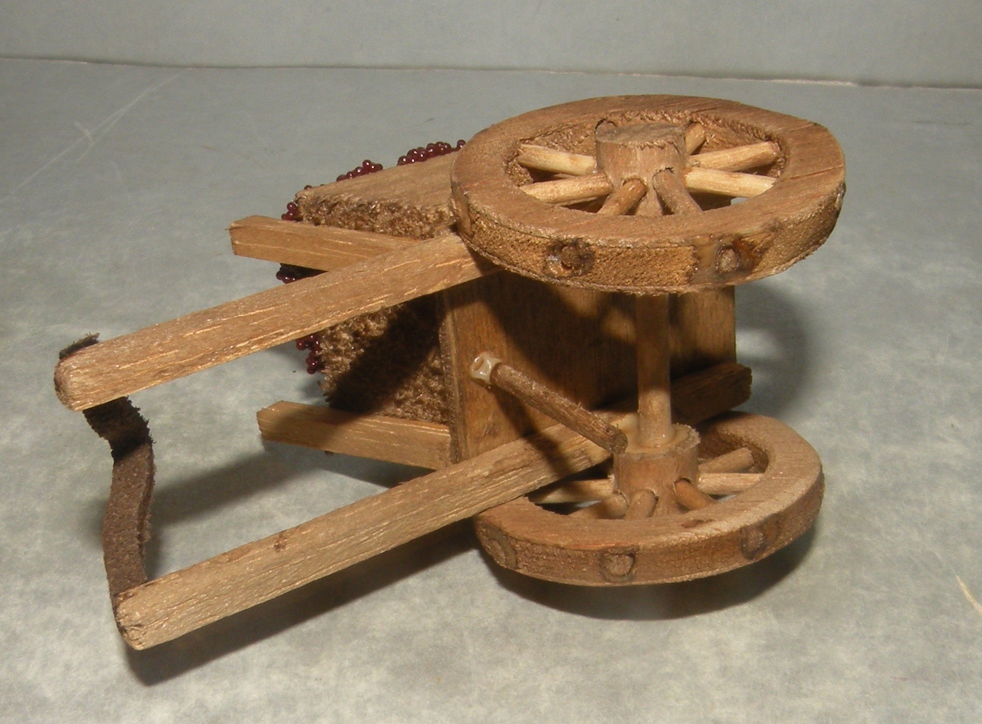 Cart of Grapes  Didier 4 Cm