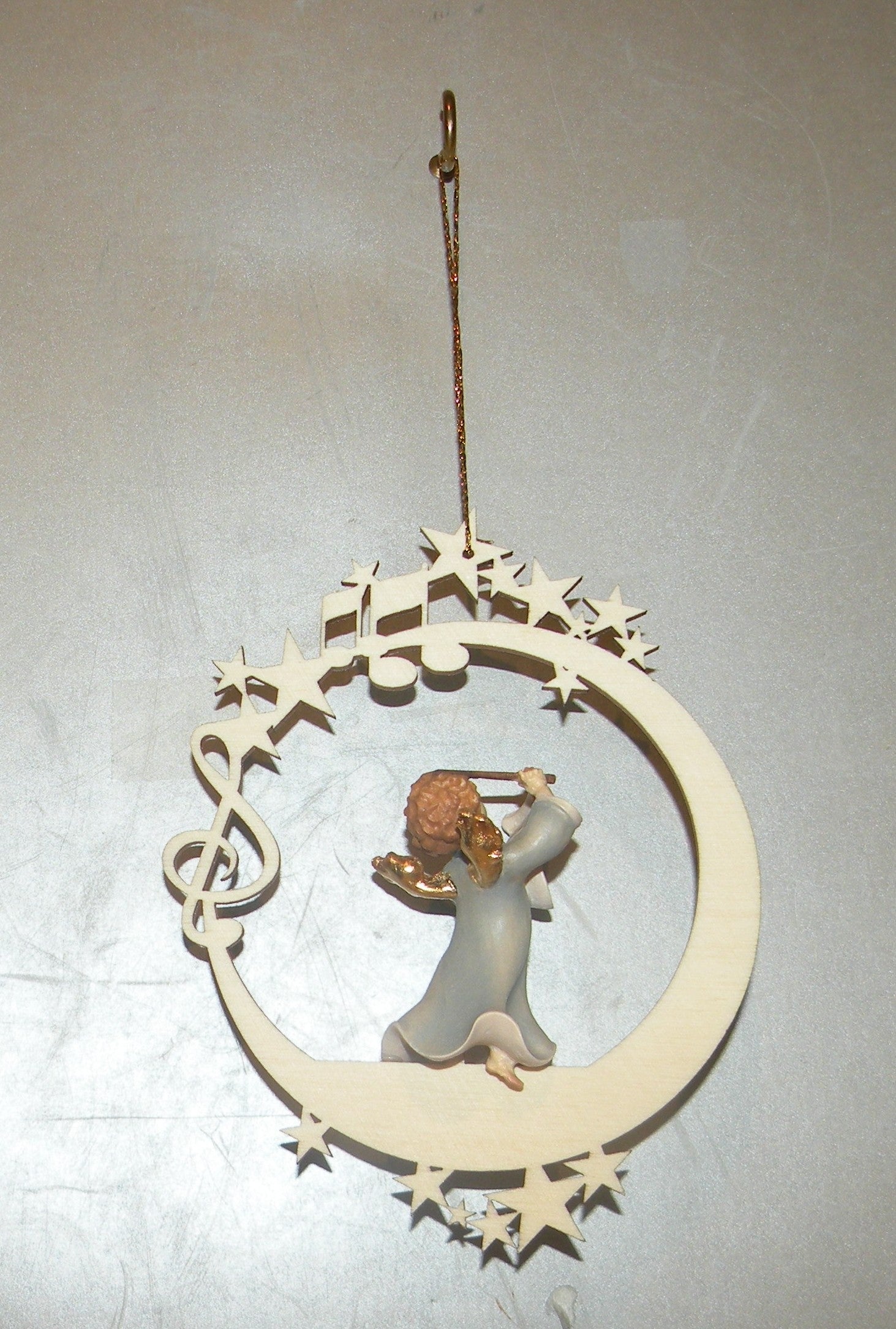 Angel with Baton On The Moon & Stars - 08000 - M