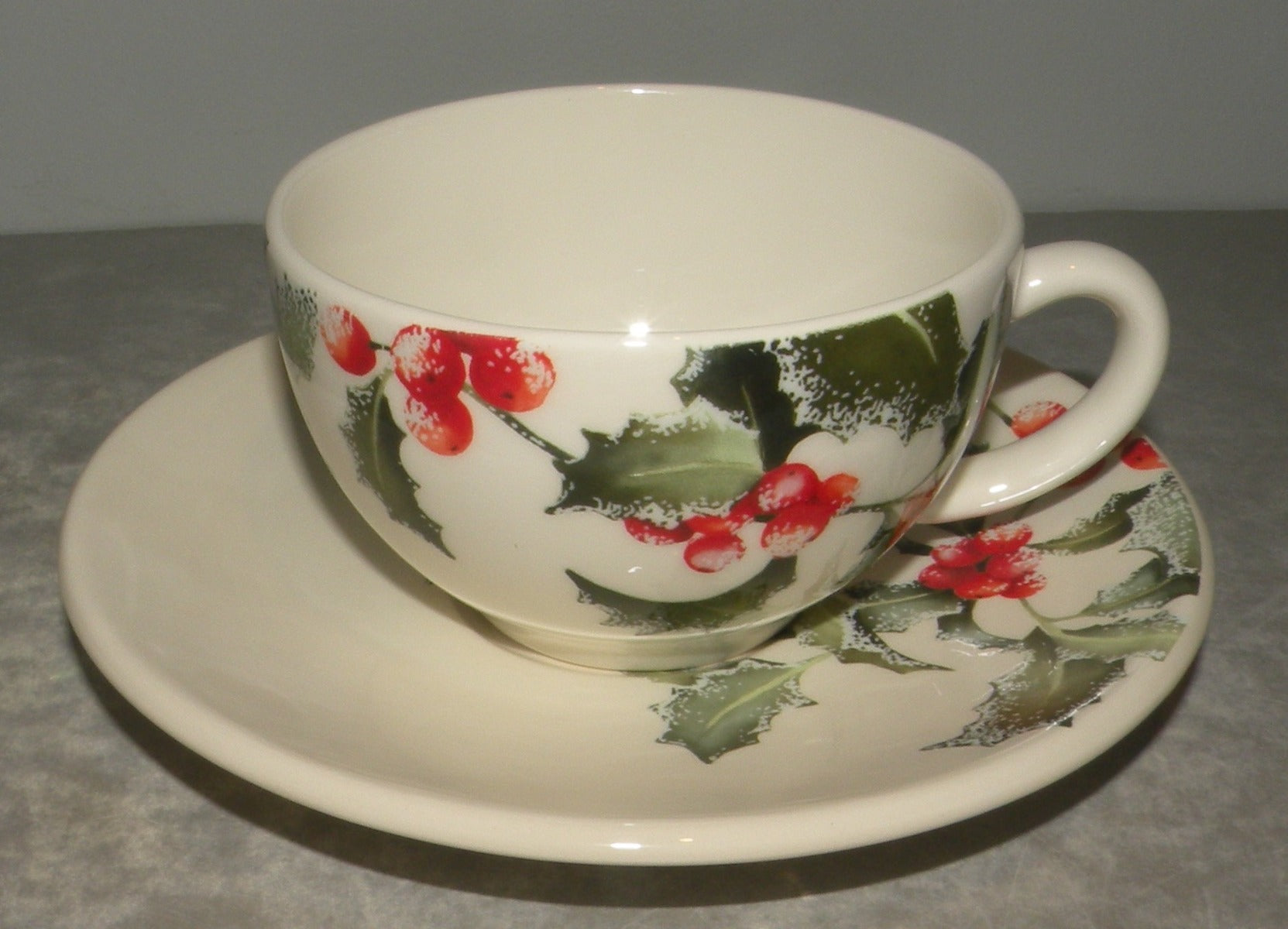 Tea Cup & Saucer, Holly