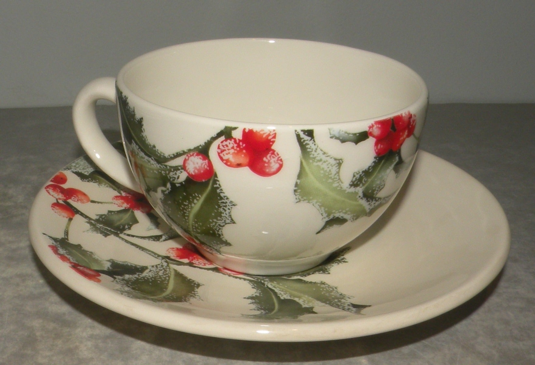 Tea Cup & Saucer, Holly
