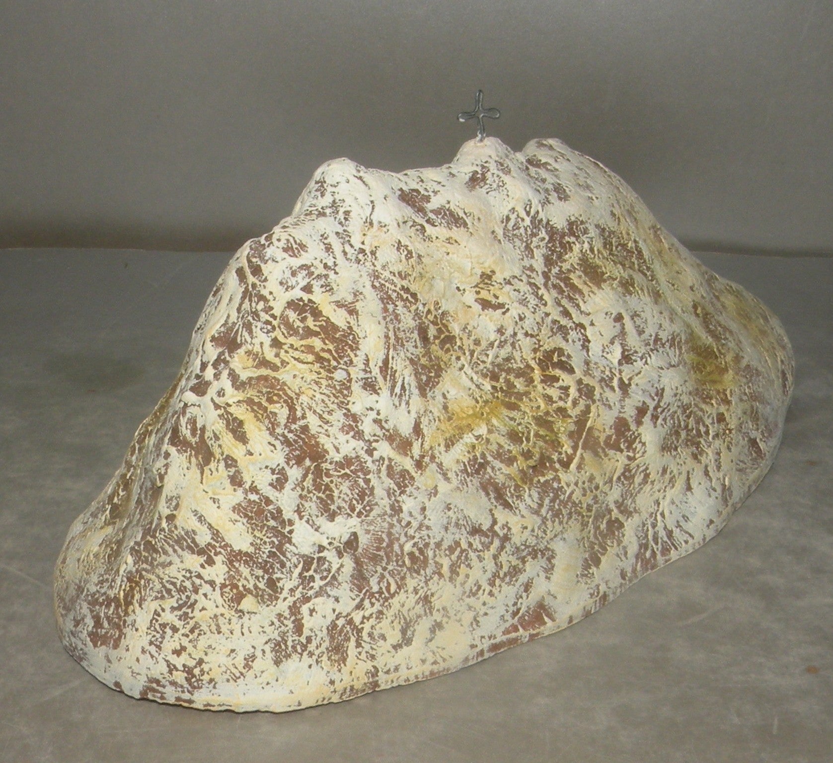 Sainte Victoire Mountain ( 996 )  Fouque 9 Cm