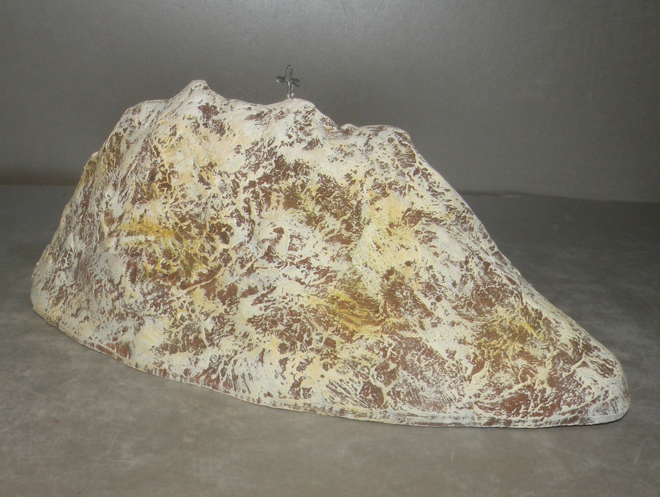 Sainte Victoire Mountain ( 996 )  Fouque 9 Cm