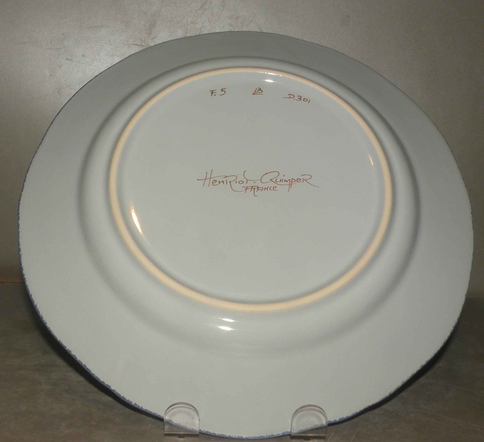 Scalopped Lunch with Man ( dessert ) Plate  Mistral Blue