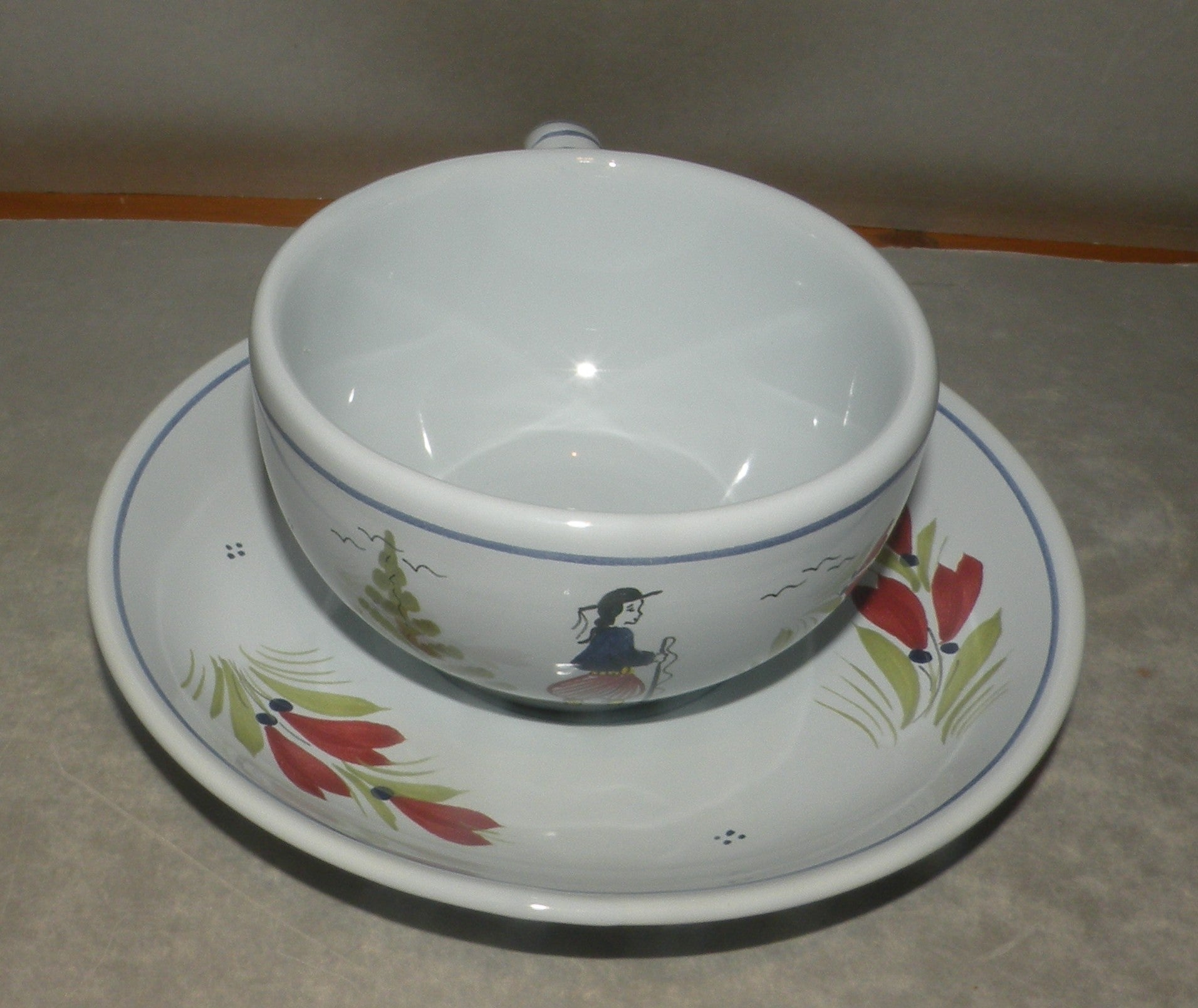 Tea Cup with Man & Saucer Mistral Blue