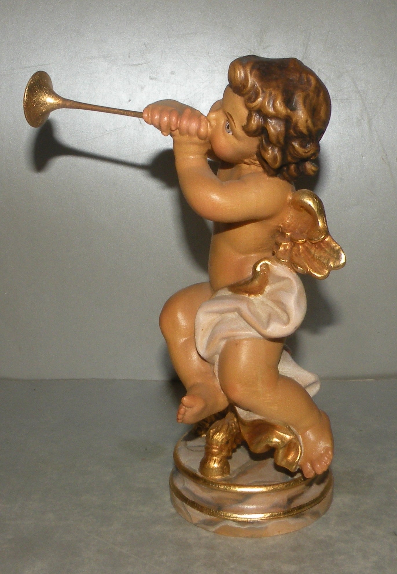 Sitting angel with trumpet, 10250-C, Angels