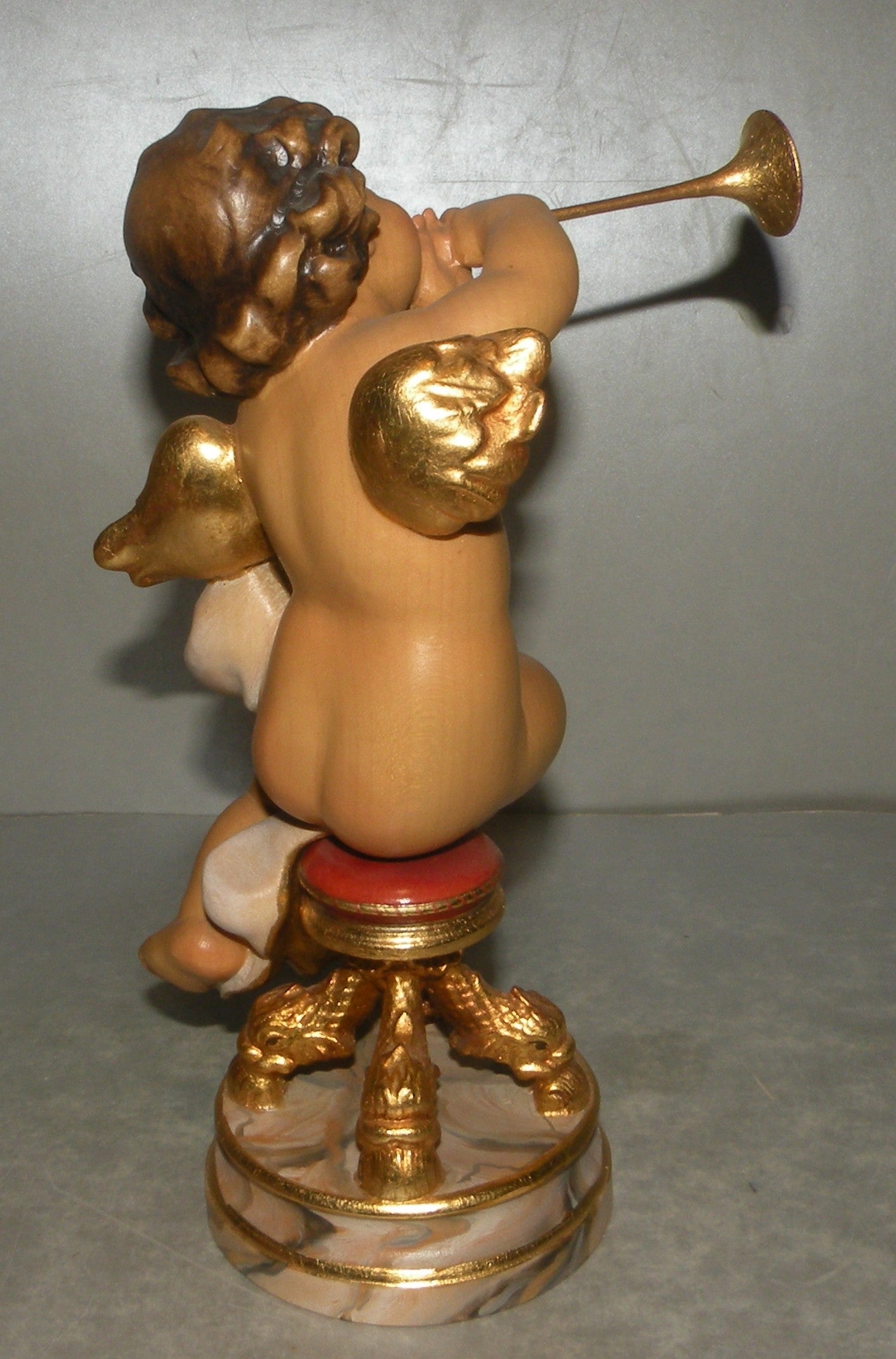 Sitting angel with trumpet, 10250-C, Angels