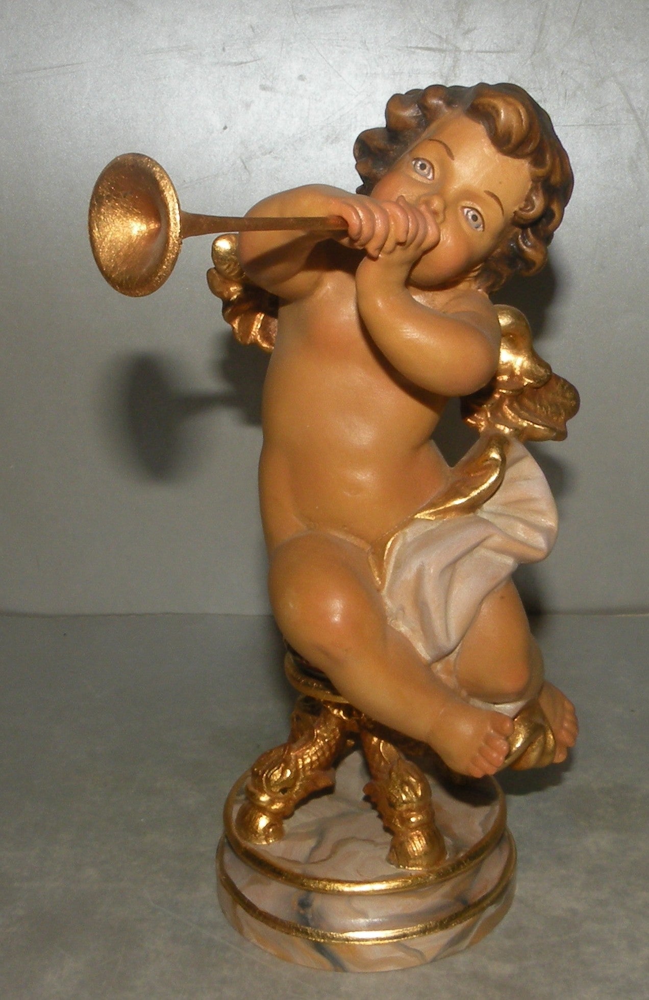 Sitting angel with trumpet, 10250-C, Angels