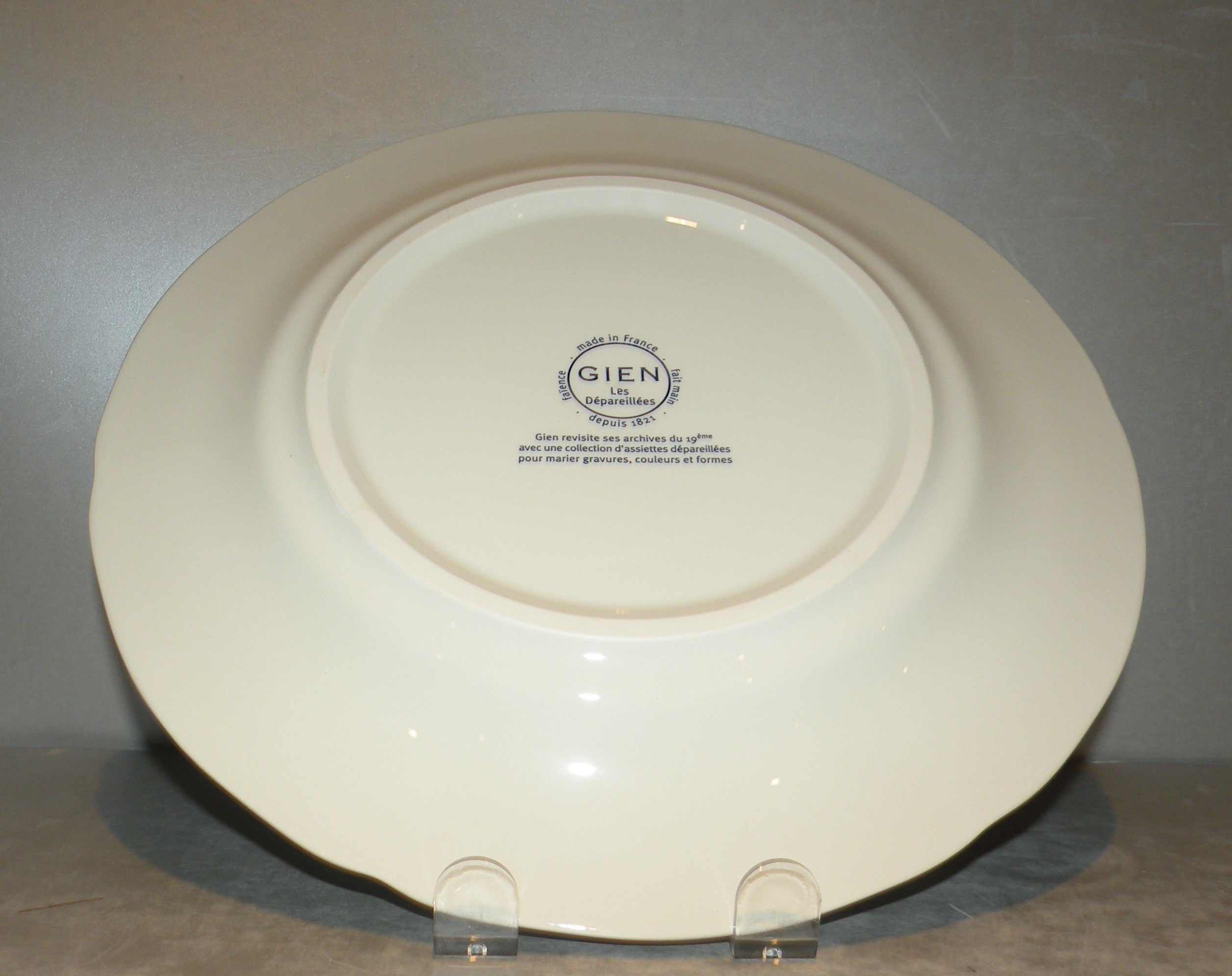 Dinner Plate Monogramme , Les Depareillees Vert