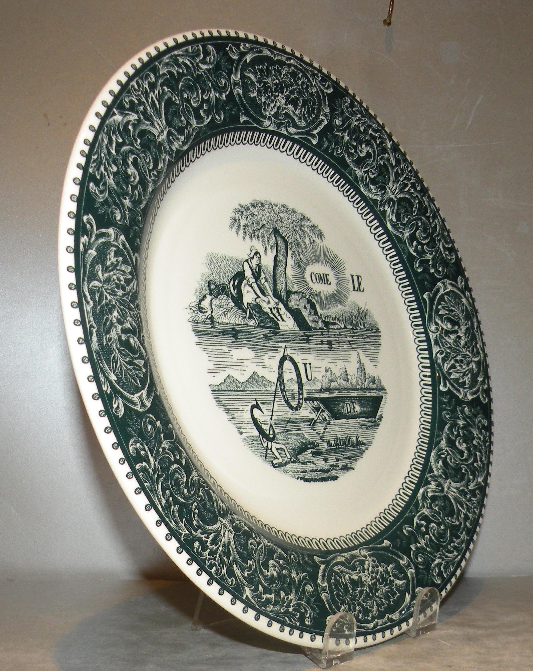 Dinner Plate Rebus , Les Depareillees Vert