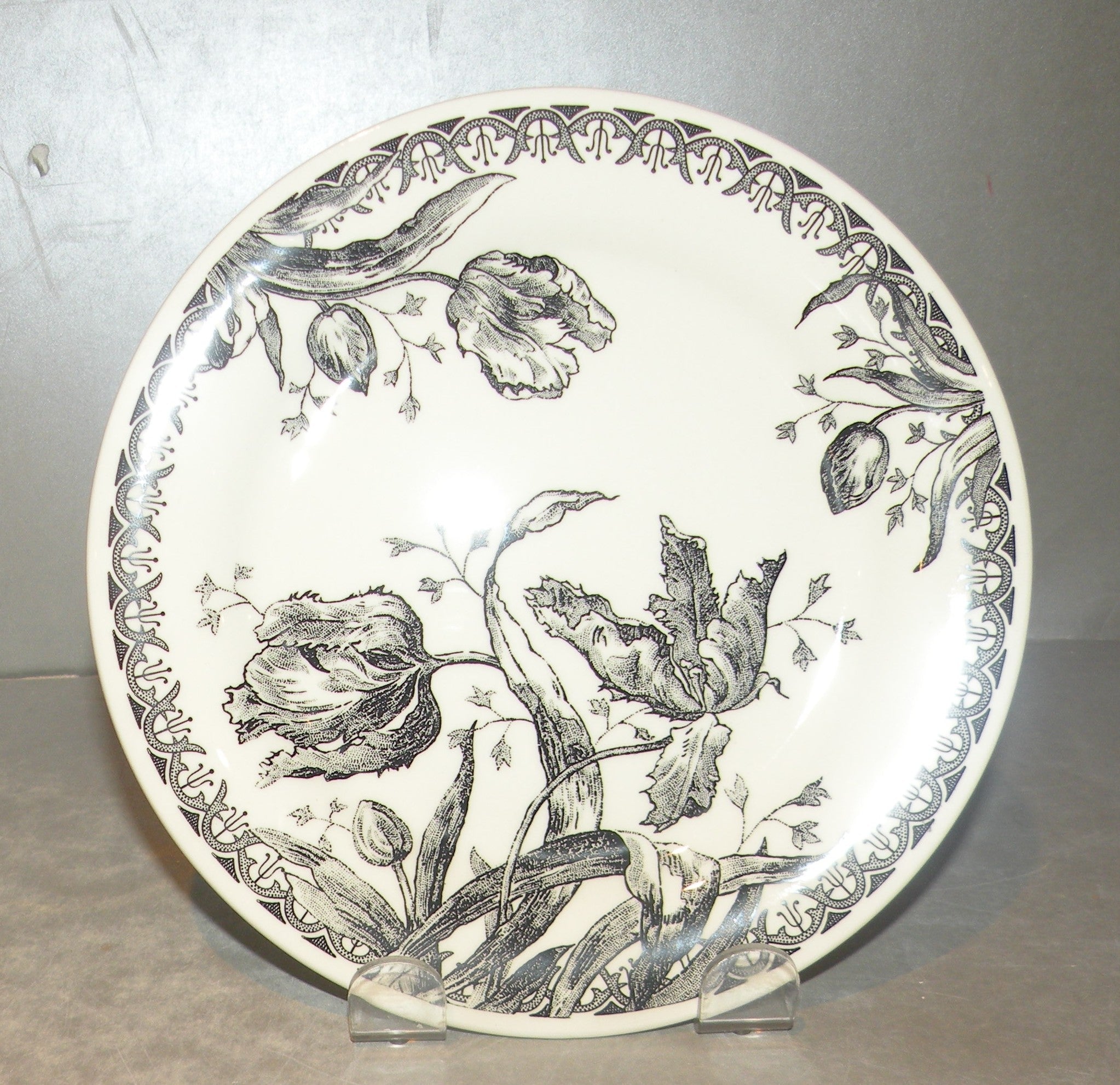 Box of 4 Bread & Butter Plates Fleurs Noires