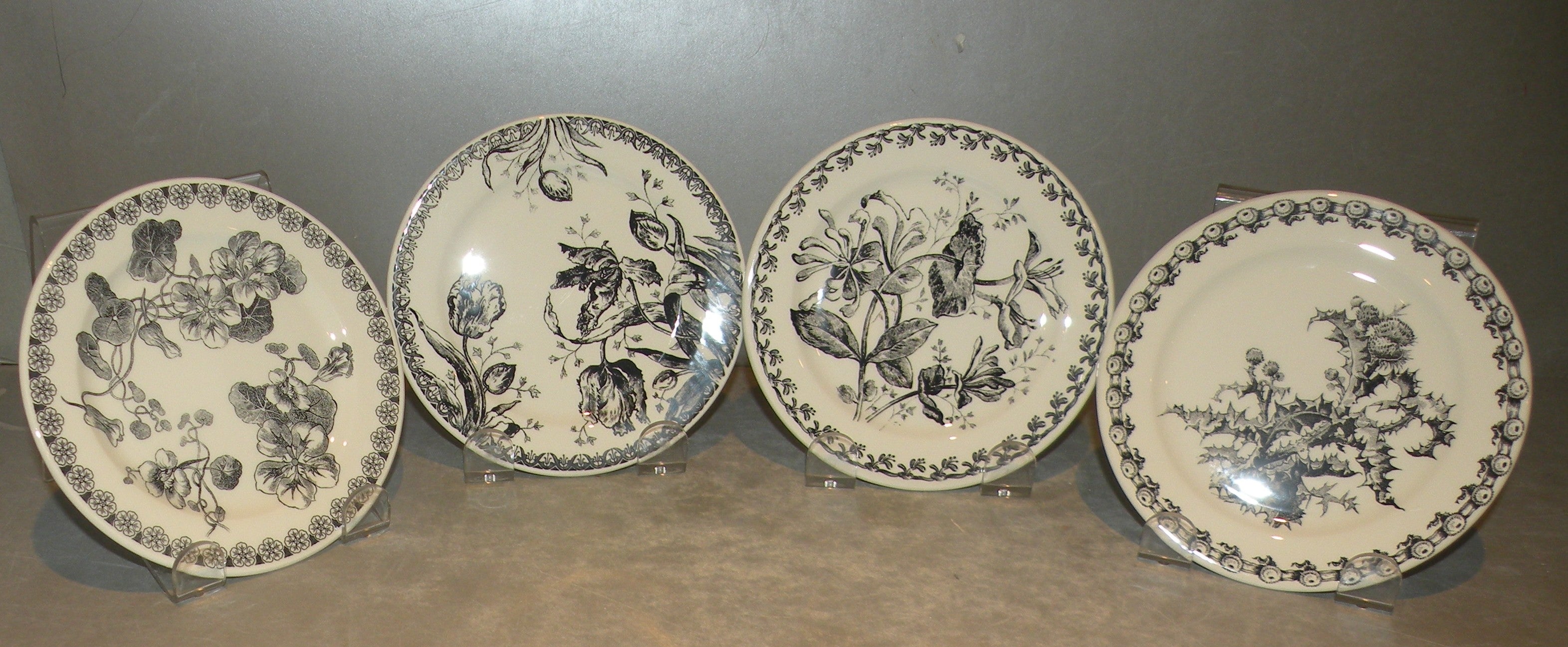 Box of 4 Bottle Coasters Fleurs Noires-- stopped in 2022