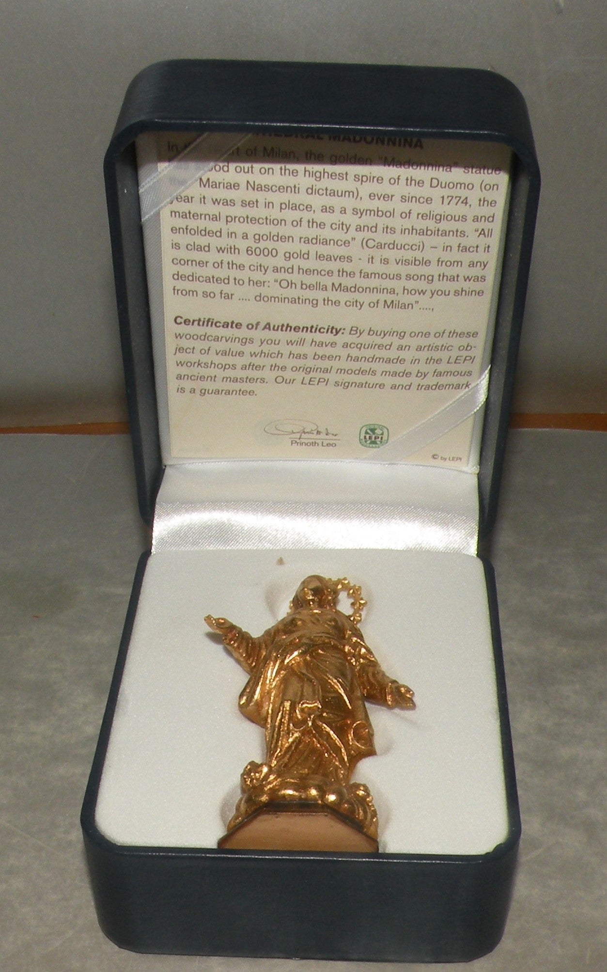 Milan's cathedral Madonnina Gold with Case ( 10382 ), Lepi