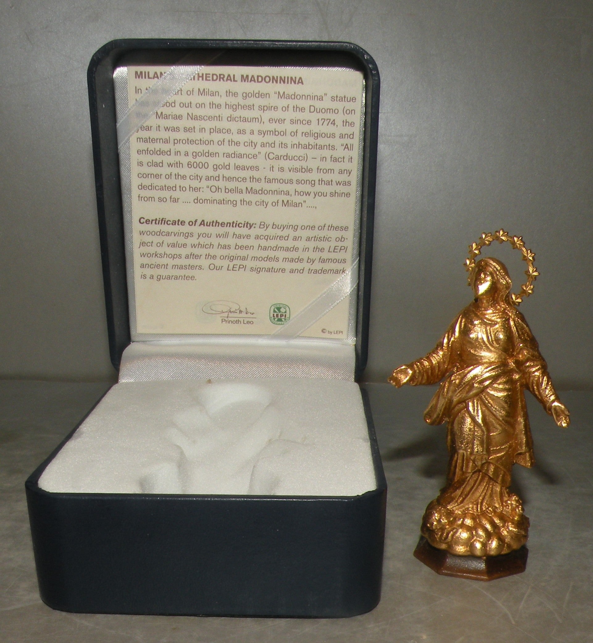 Milan's cathedral Madonnina Gold with Case ( 10382 ), Lepi