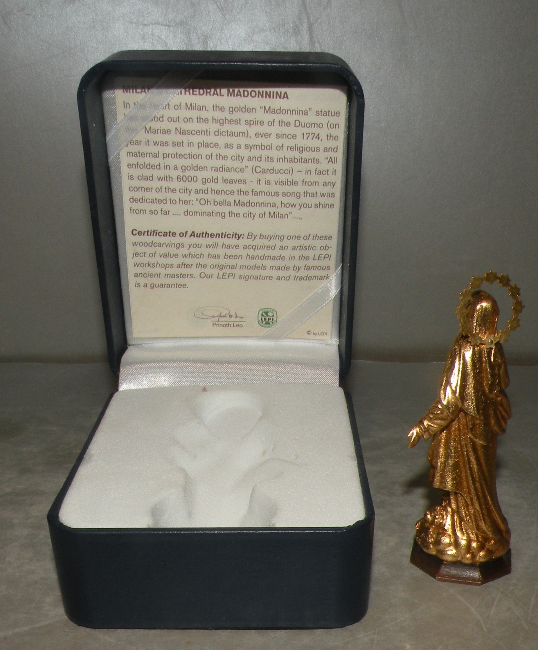 Milan's cathedral Madonnina Gold with Case ( 10382 ), Lepi