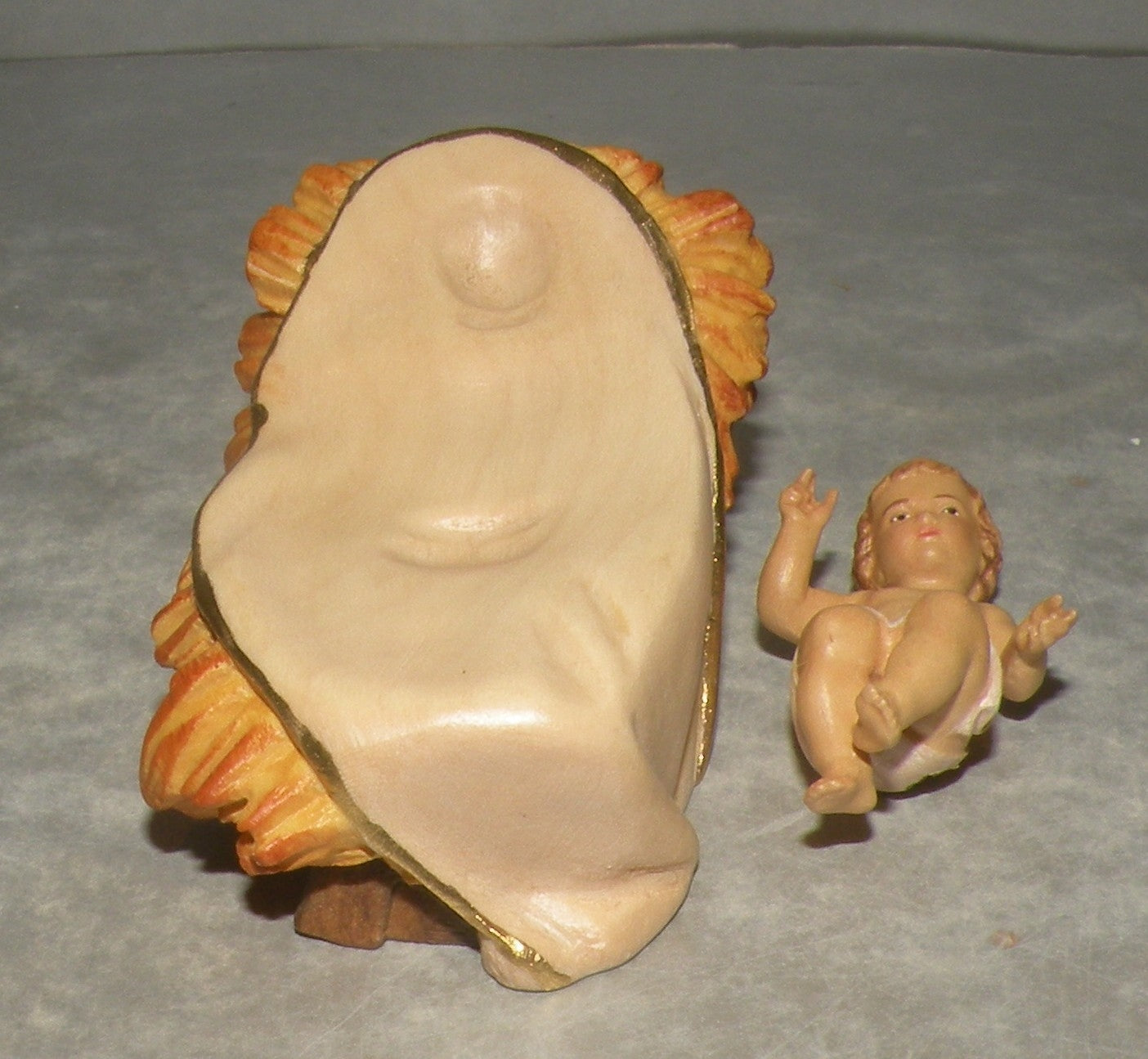 Infant Jesus and Cradle ( 2 pieces )  , Reindl