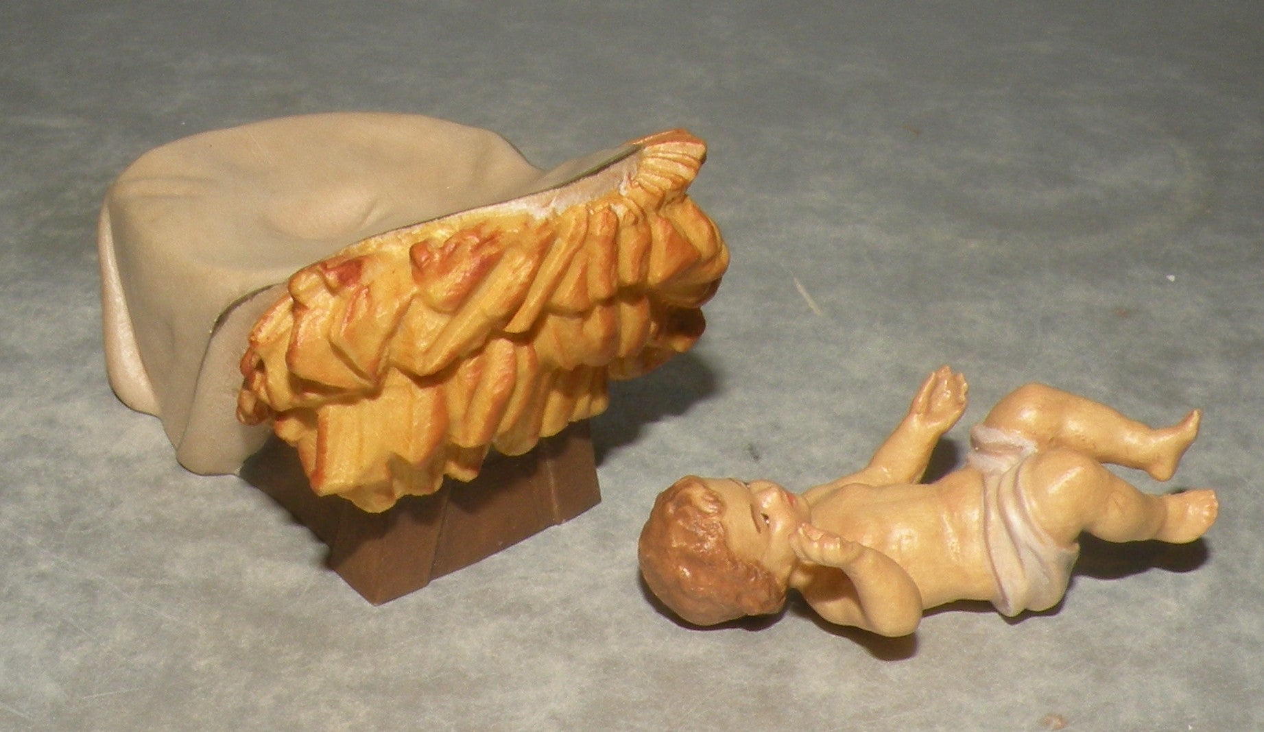 Infant Jesus and Cradle ( 2 pieces )  , Reindl