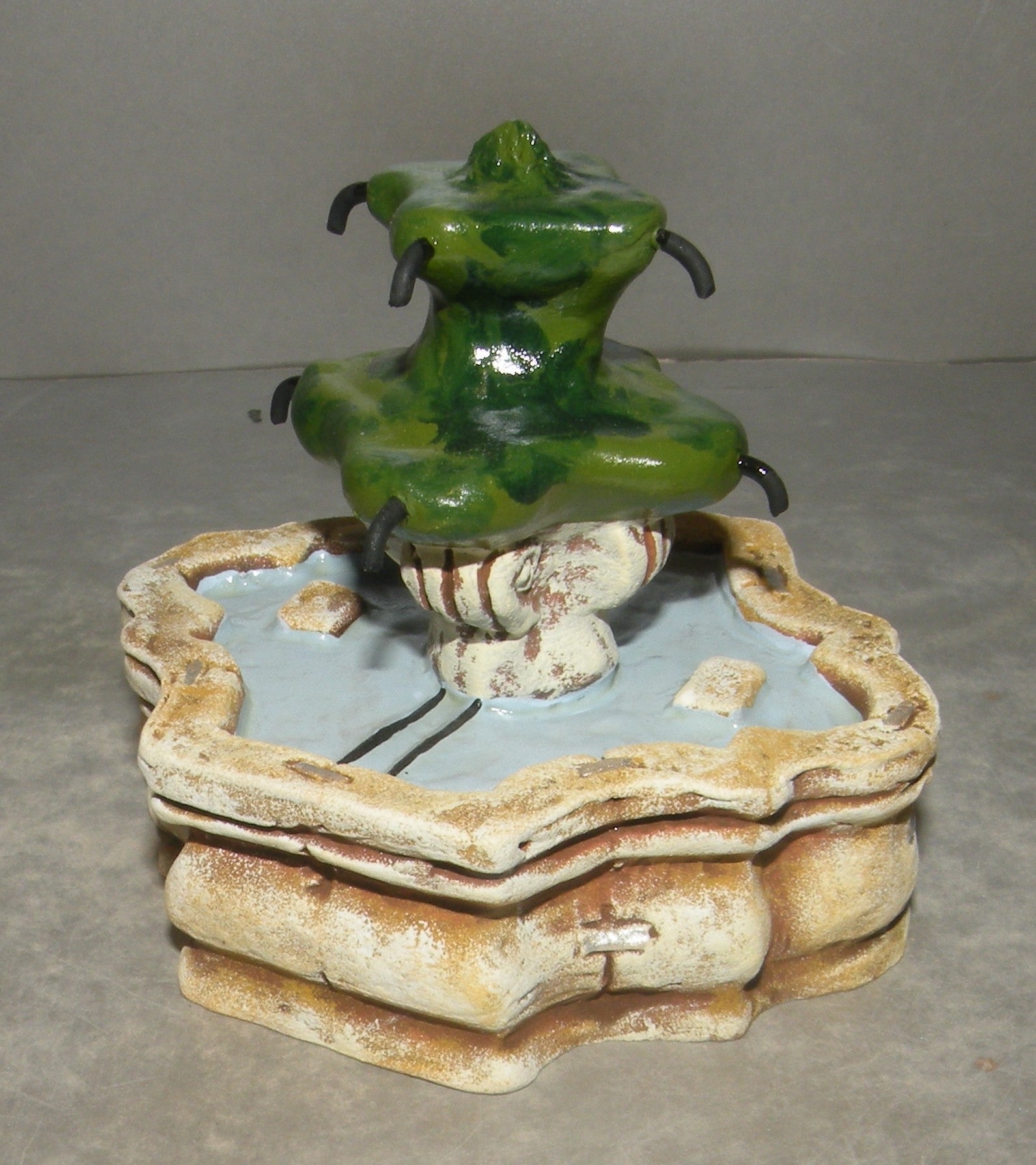 Fountain of 9 canons, ( 951 ) Fouque, 6 cm