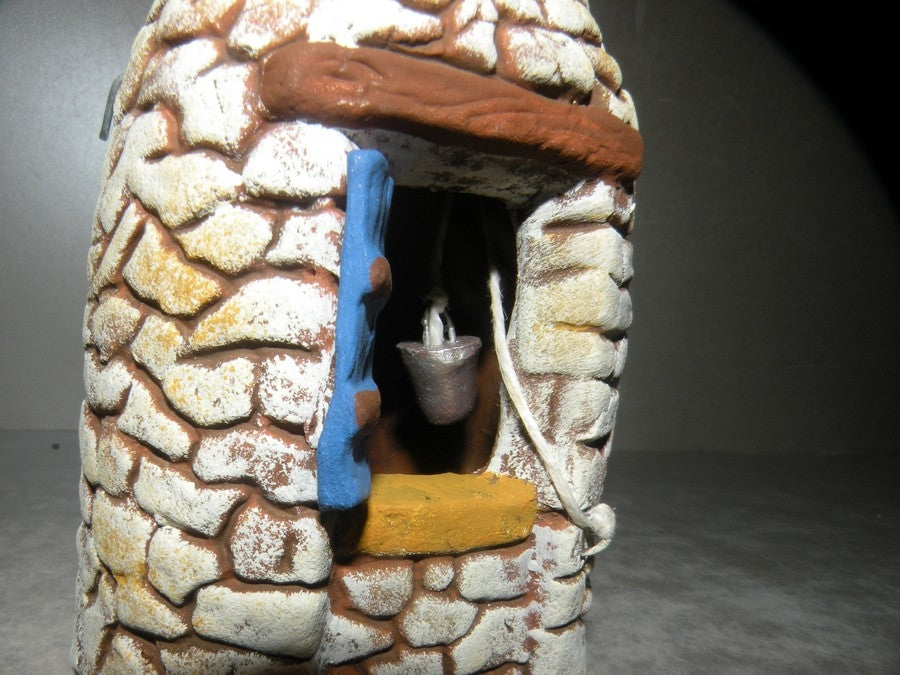 Well in Stone hut called  '' Borie '' ( 922 )  , Fouque, 6 cm