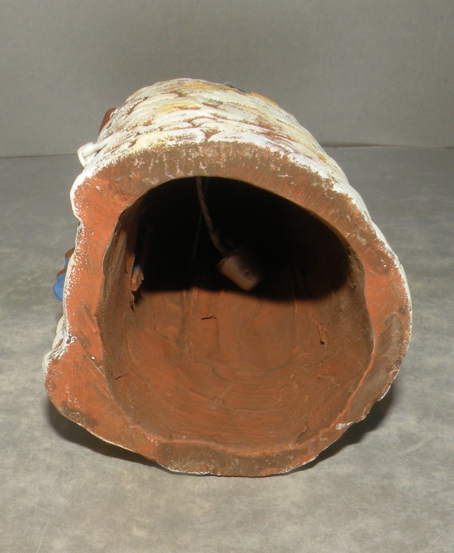 Well in Stone hut called  '' Borie '' ( 922 )  , Fouque, 6 cm