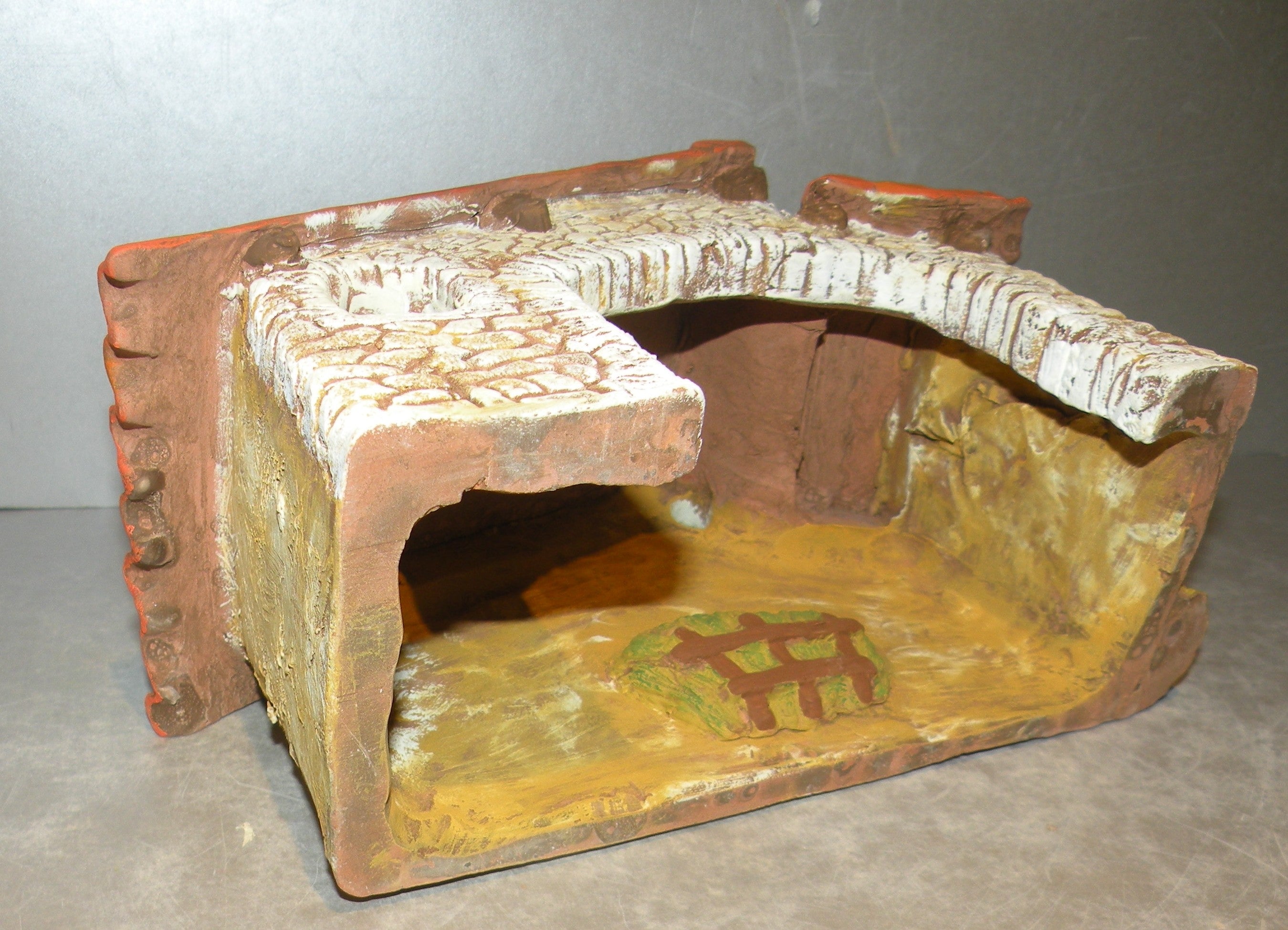 Cowshed 2 Slopes, All Clay ( 700 )  Fouque 6 Cm