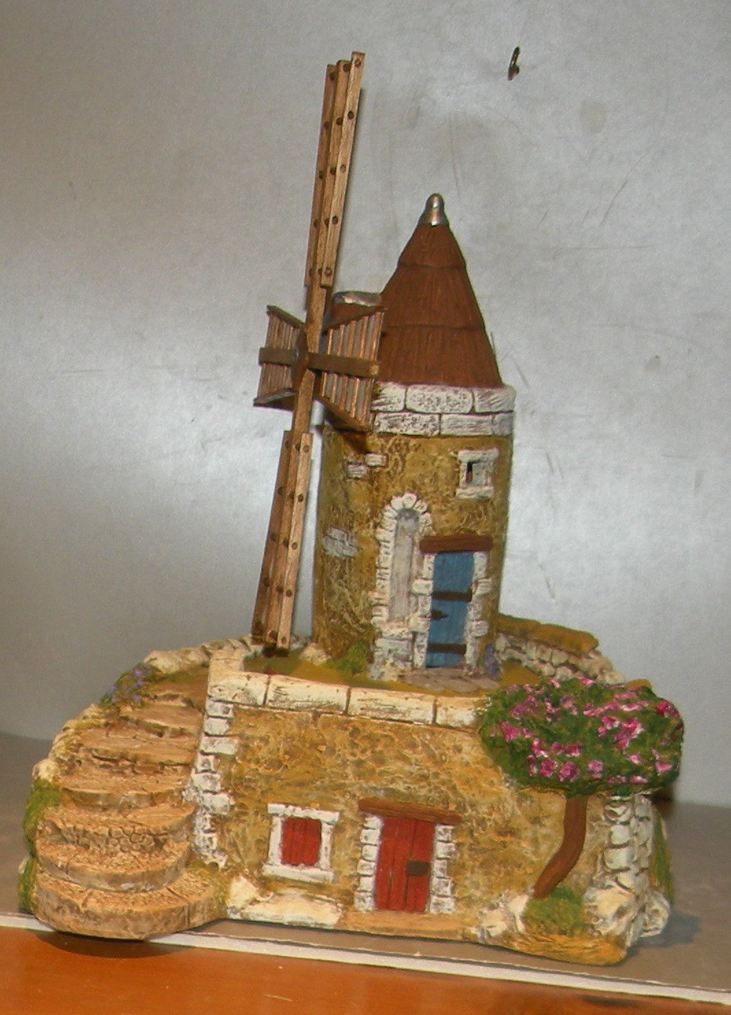 Base for mill ,  High Density Plaster  ( 906 ) ,  Fouque 6 Cm