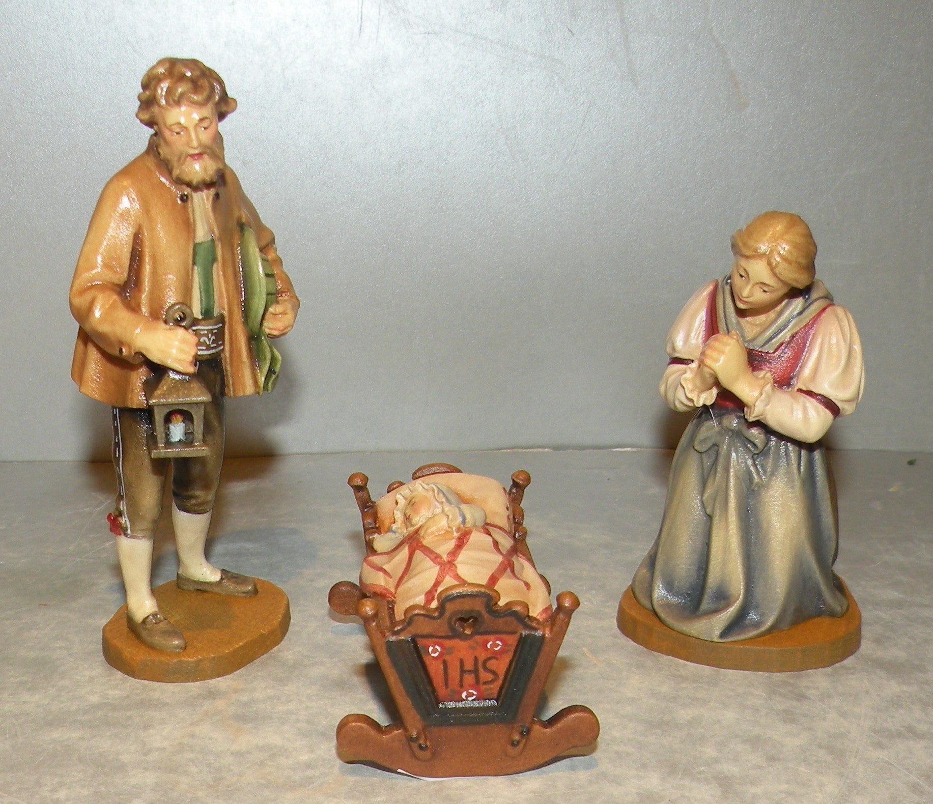 Famille Sainte 1, Folkloristic