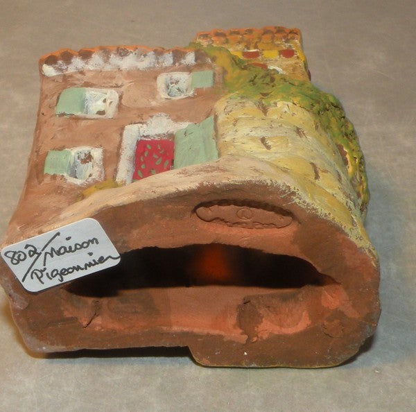 House and dovecote (all clay), Fouque 2cm