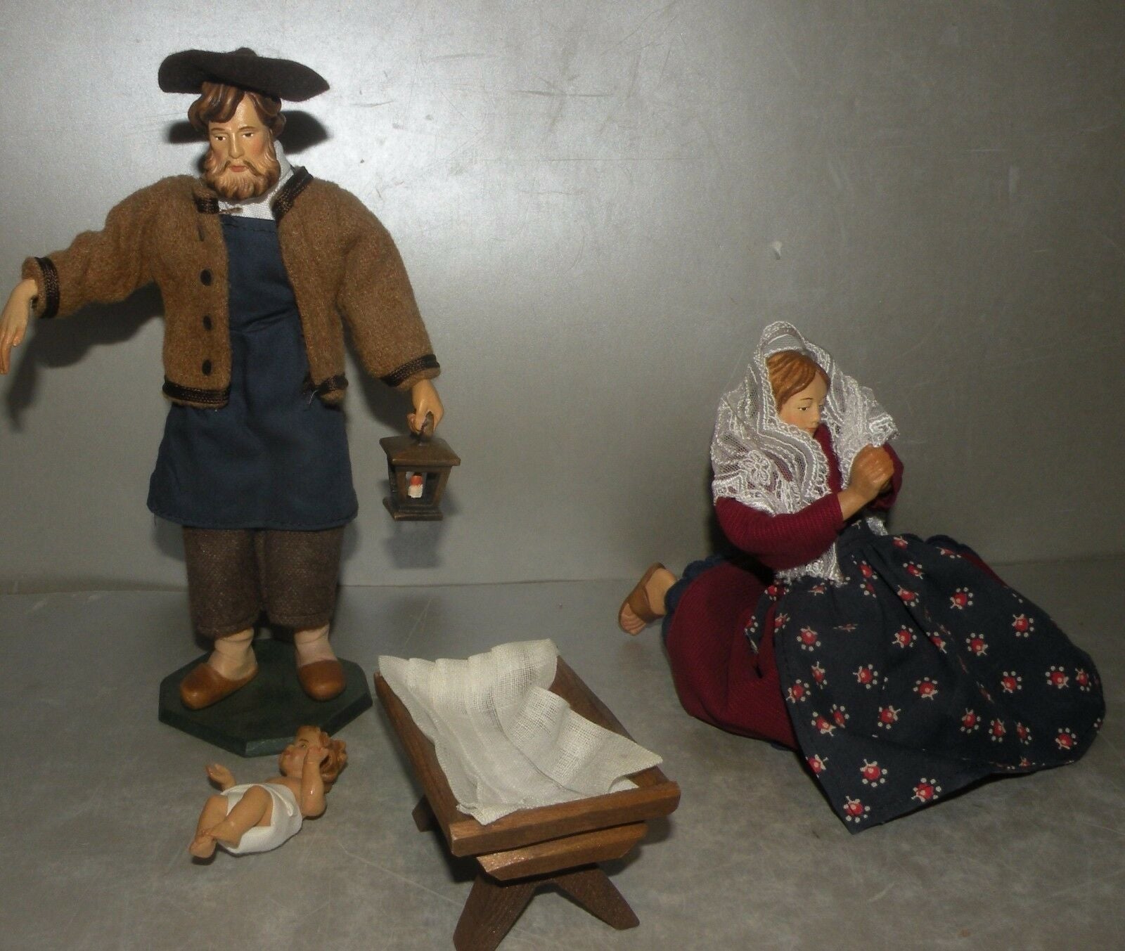 Nativity Dressed 20 Cm
