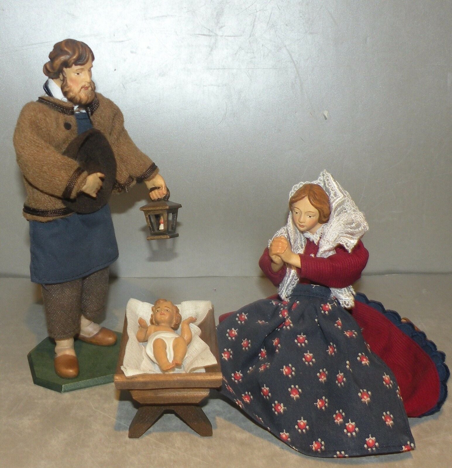 Nativity Dressed 20 Cm