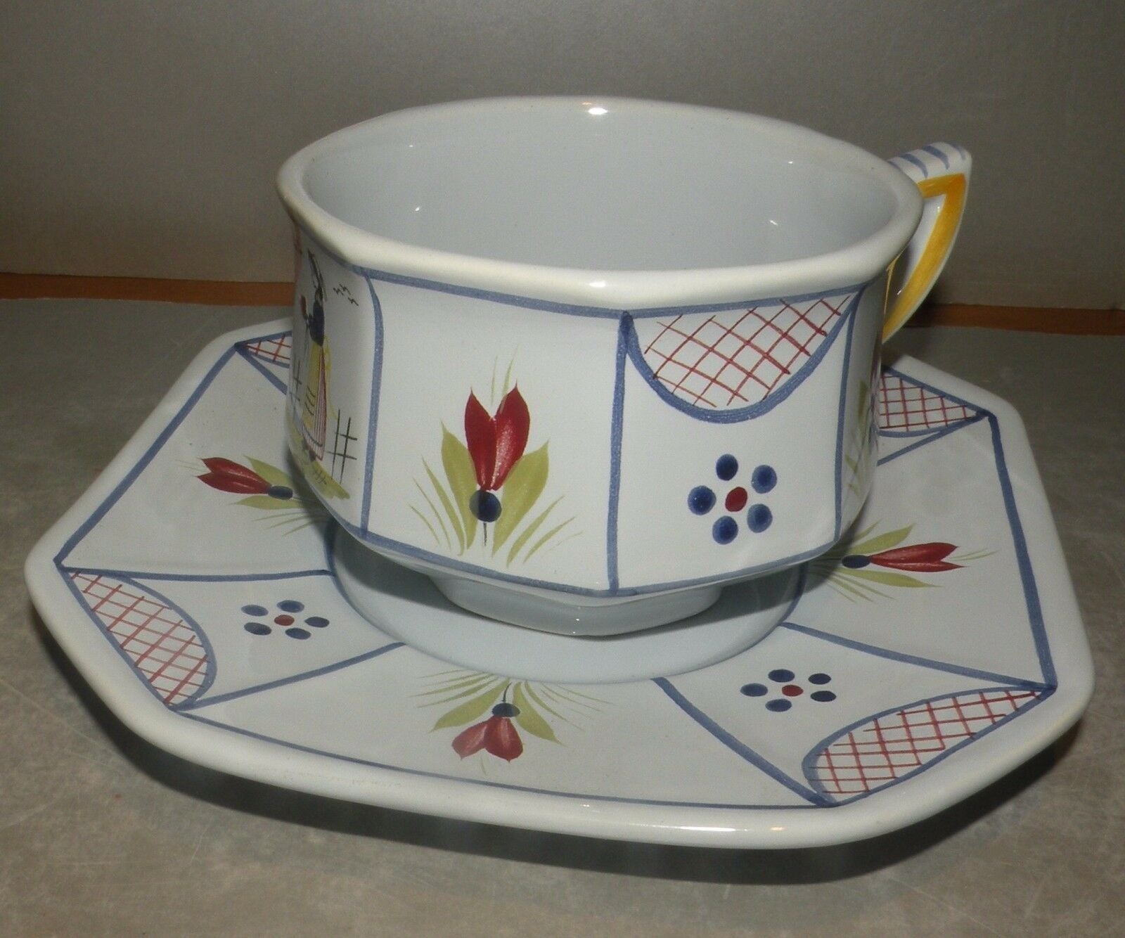 Breakfast Cup Octogonal with Lady & Saucer, Mistral Blue