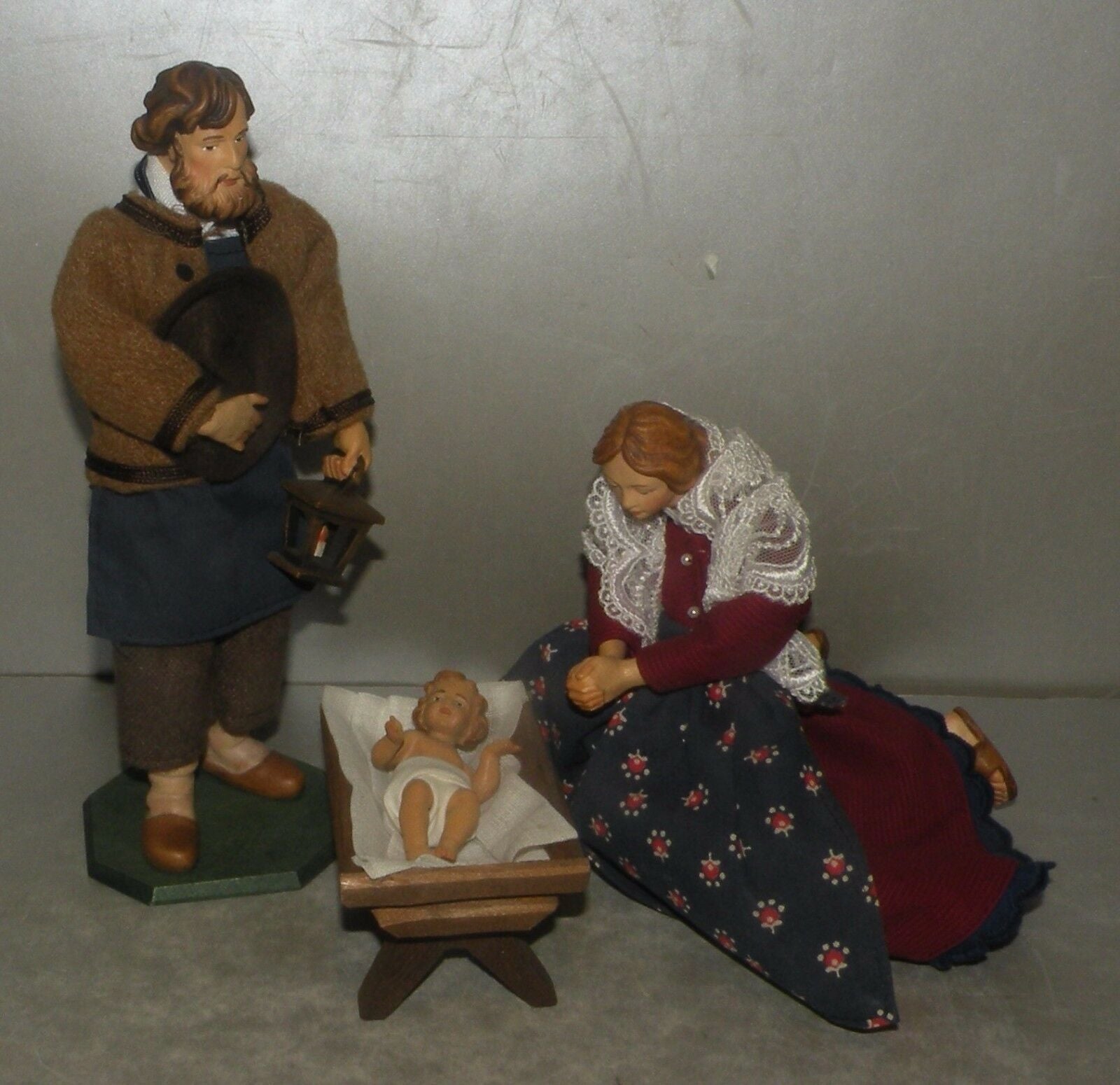 Nativity Dressed 20 Cm