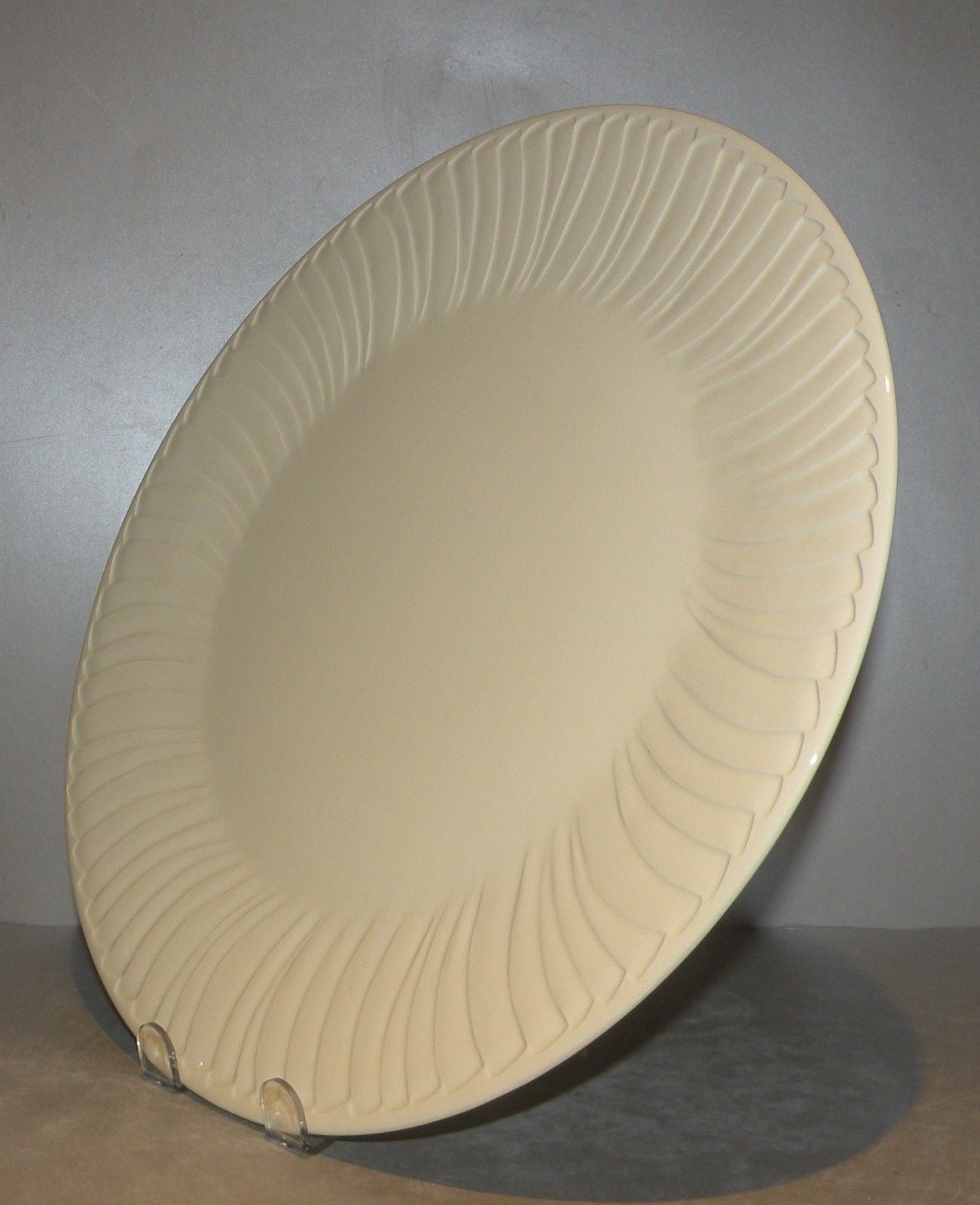 Round Cake Platter Plisse Mais