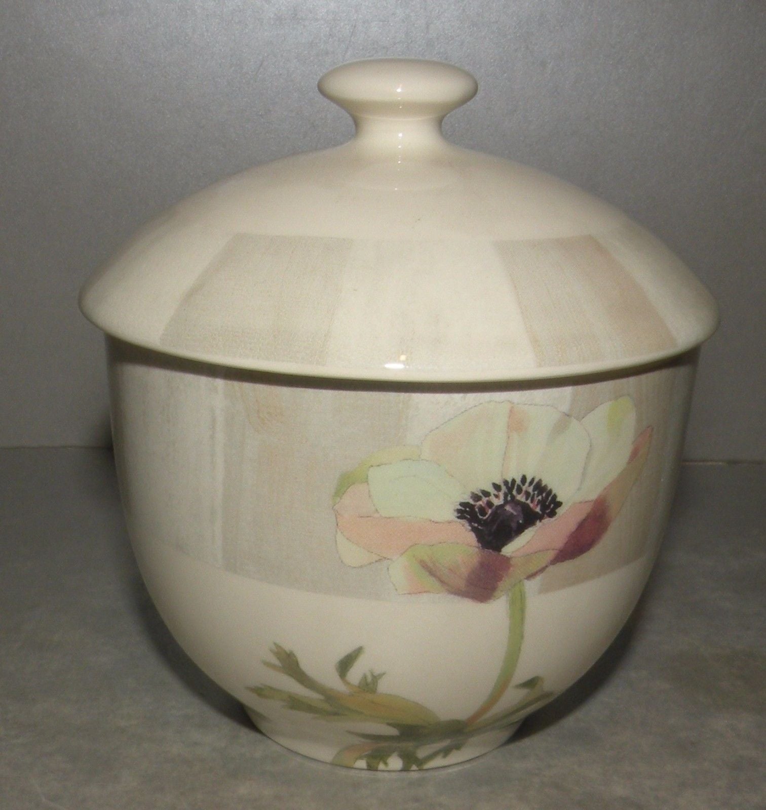 Covered Sugar Bowl Anemones